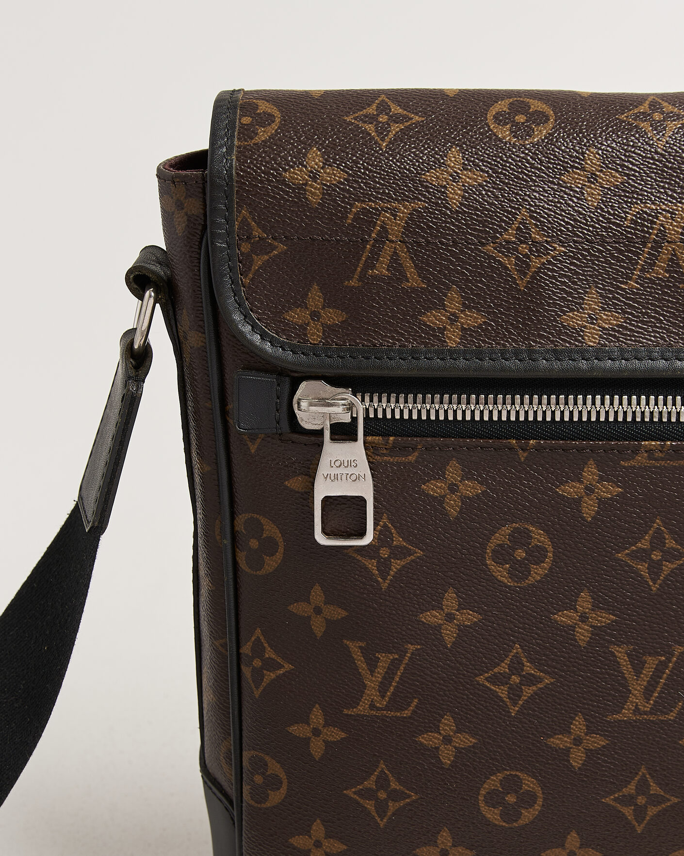 Homme | Pre-Owned & Vintage Bags | Louis Vuitton Pre-Owned | Abbesses Messenger Bag Monogram Macassar