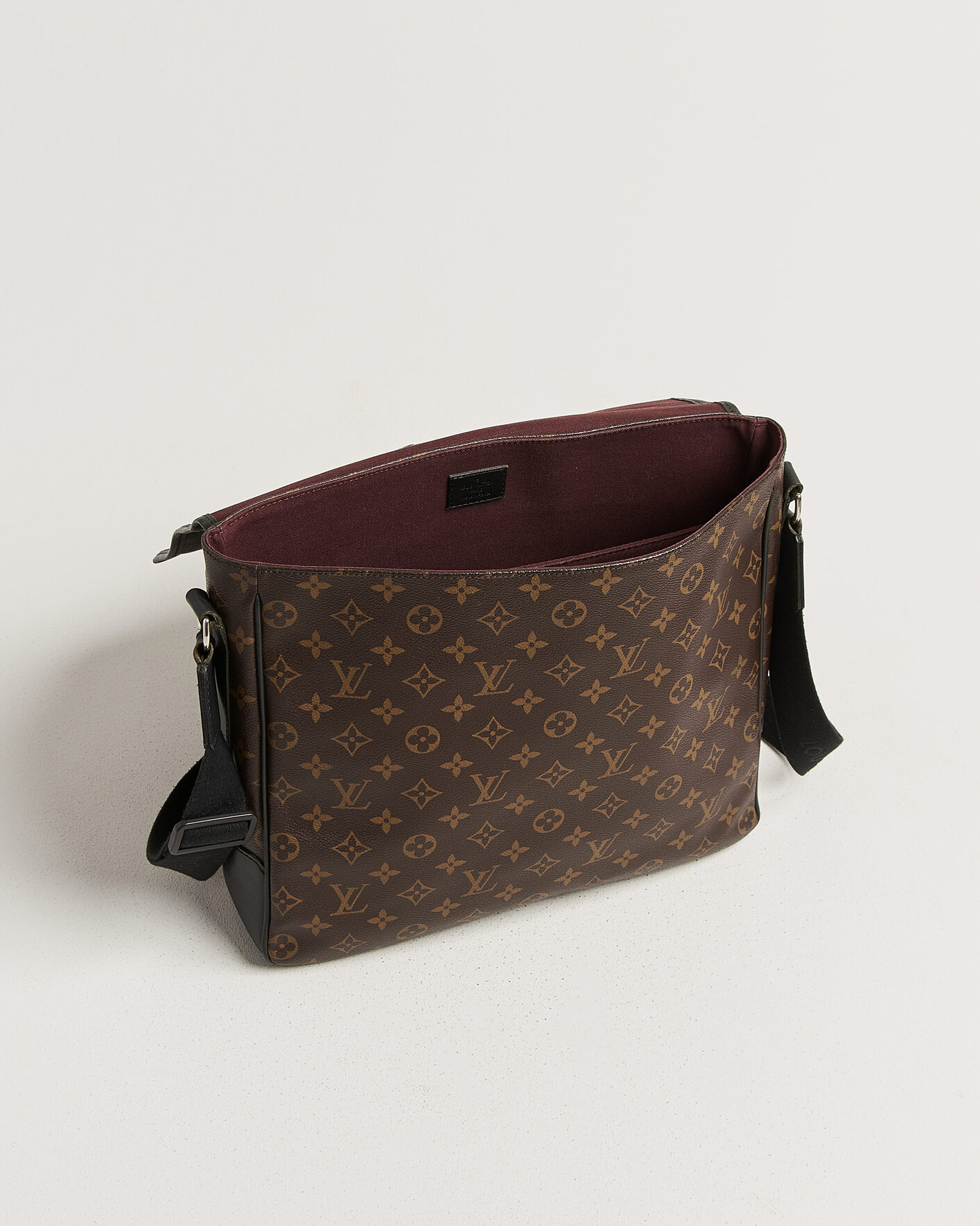 Homme | Pre-Owned & Vintage Bags | Louis Vuitton Pre-Owned | Abbesses Messenger Bag Monogram Macassar