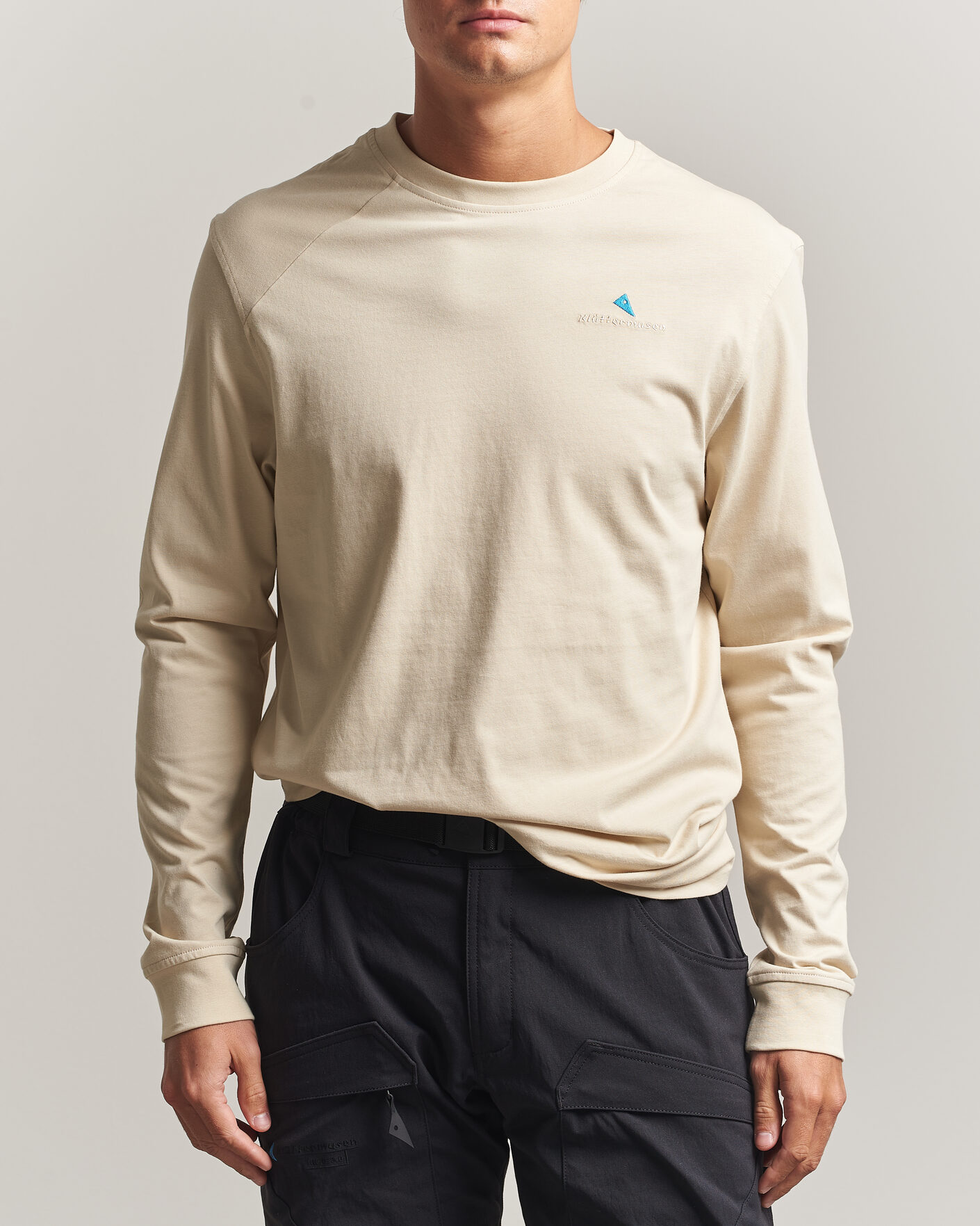 Homme | T-shirts | Klättermusen | Root Long Sleeve Logo T-Shirt Clay