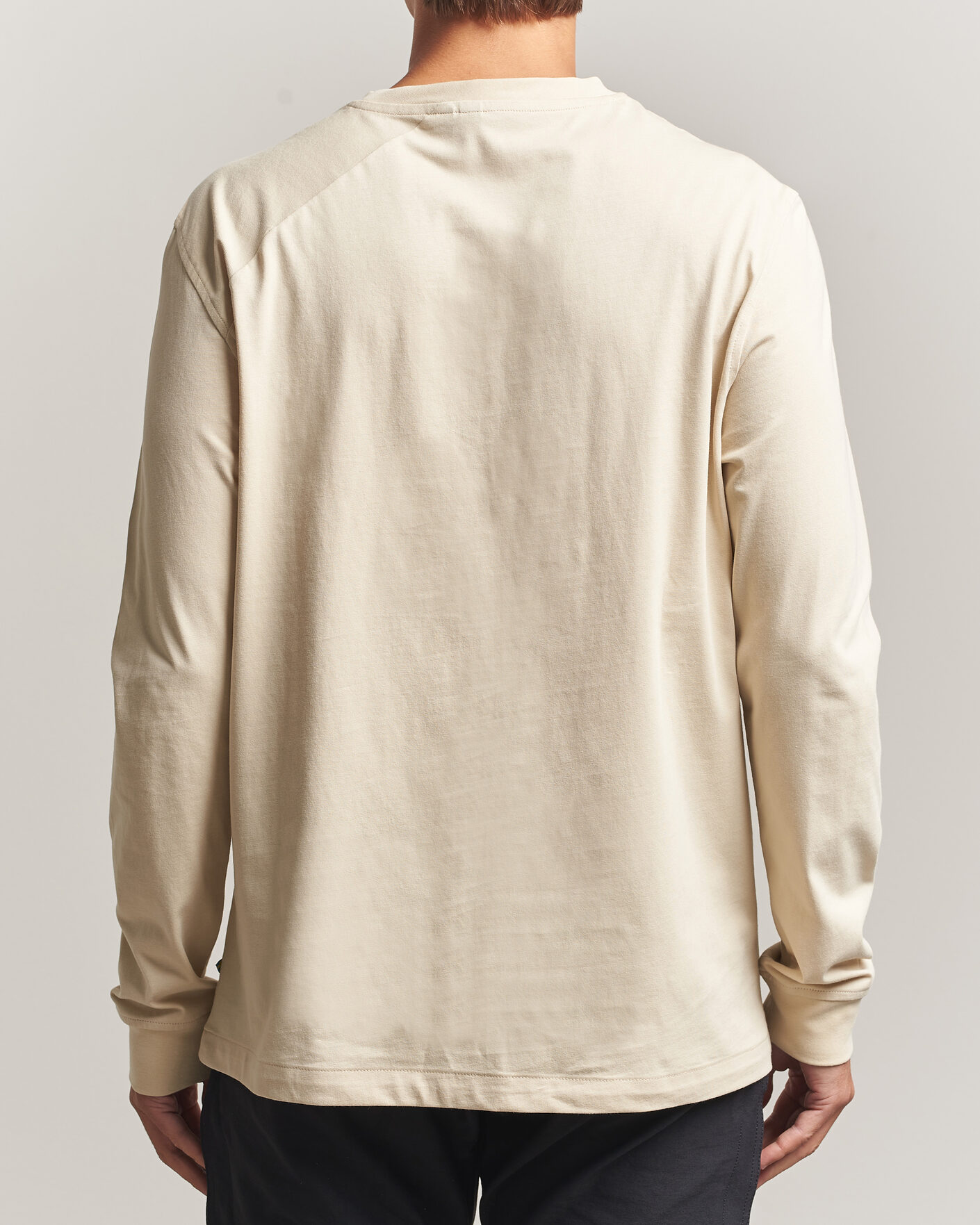 Homme | T-shirts | Klättermusen | Root Long Sleeve Logo T-Shirt Clay