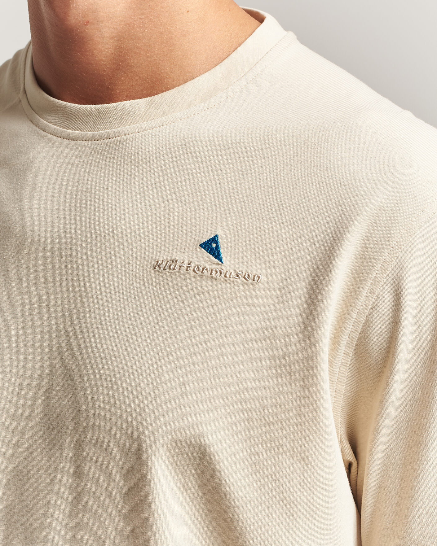 Homme | T-shirts | Klättermusen | Root Logo T-Shirt Clay