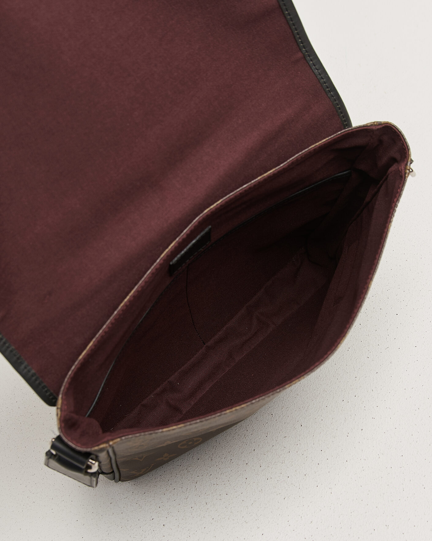 Homme | Pre-Owned & Vintage Bags | Louis Vuitton Pre-Owned | Messenger Bag Monogram Macassar