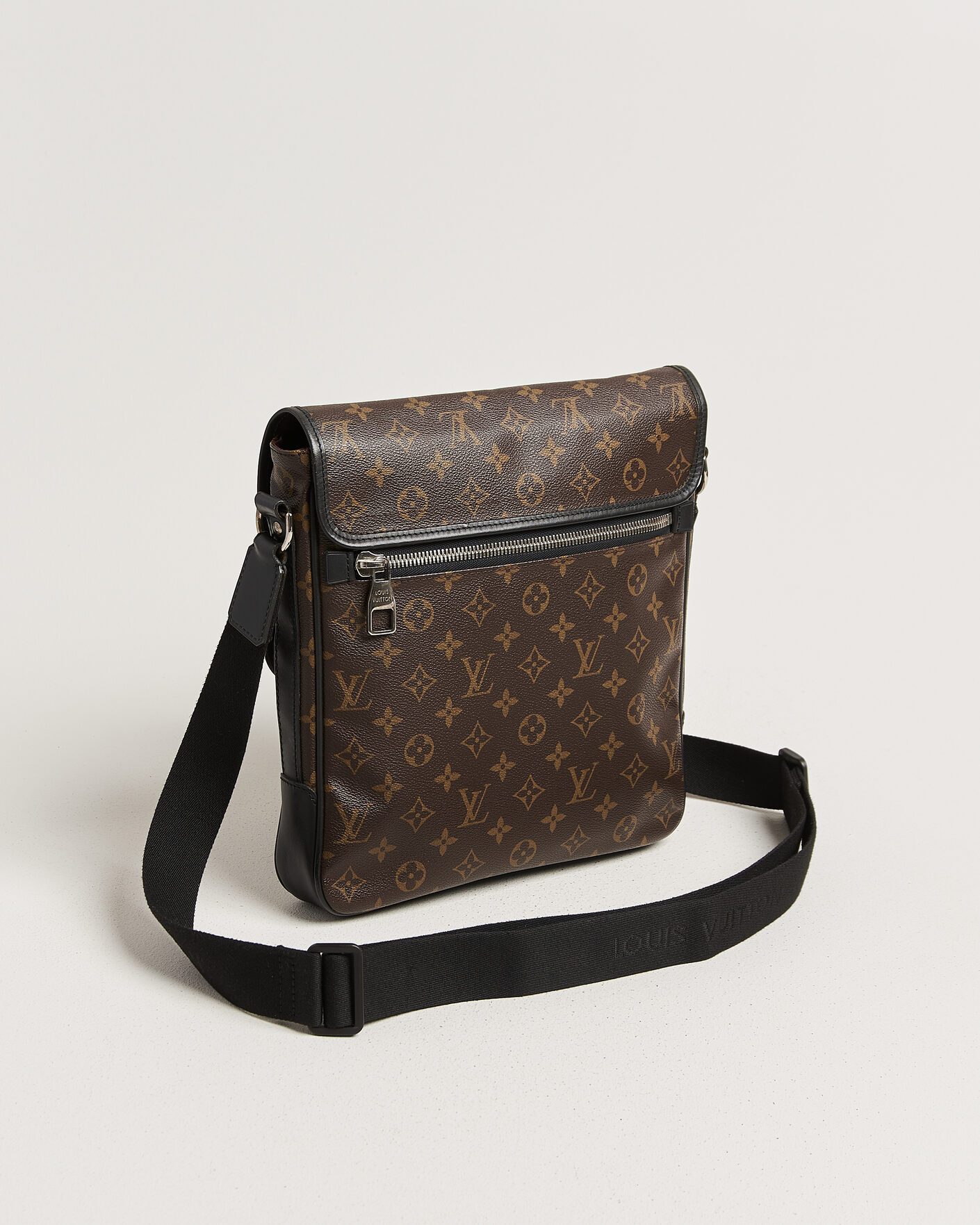 Homme | Pre-Owned & Vintage Bags | Louis Vuitton Pre-Owned | Messenger Bag Monogram Macassar