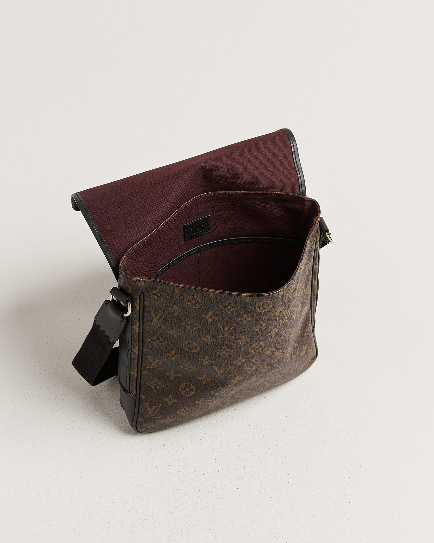 Homme | Pre-Owned & Vintage Bags | Louis Vuitton Pre-Owned | Messenger Bag Monogram Macassar