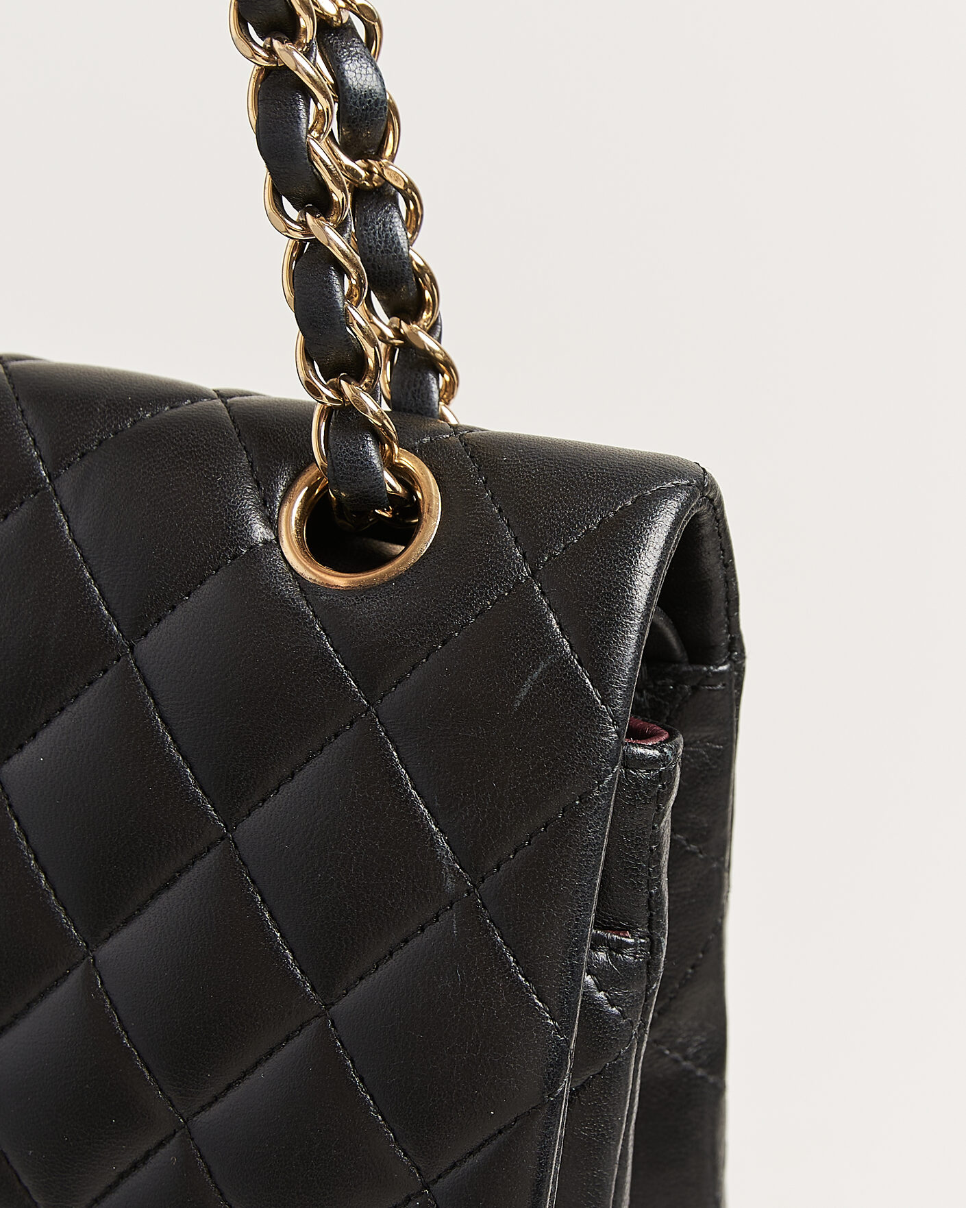 Homme | Pre-Owned & Vintage Bags | Chanel Pre-Owned | Classic Medium Double Flap Bag Lambskin Black