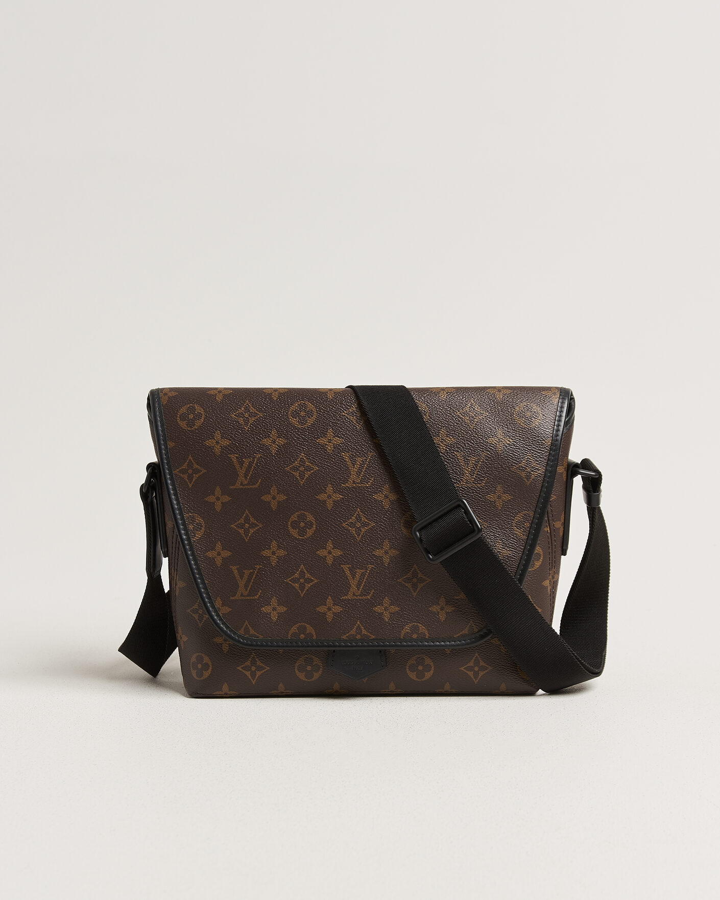 Homme | Pre-Owned & Vintage Bags | Louis Vuitton Pre-Owned | Messenger Bag Monogram Macassar