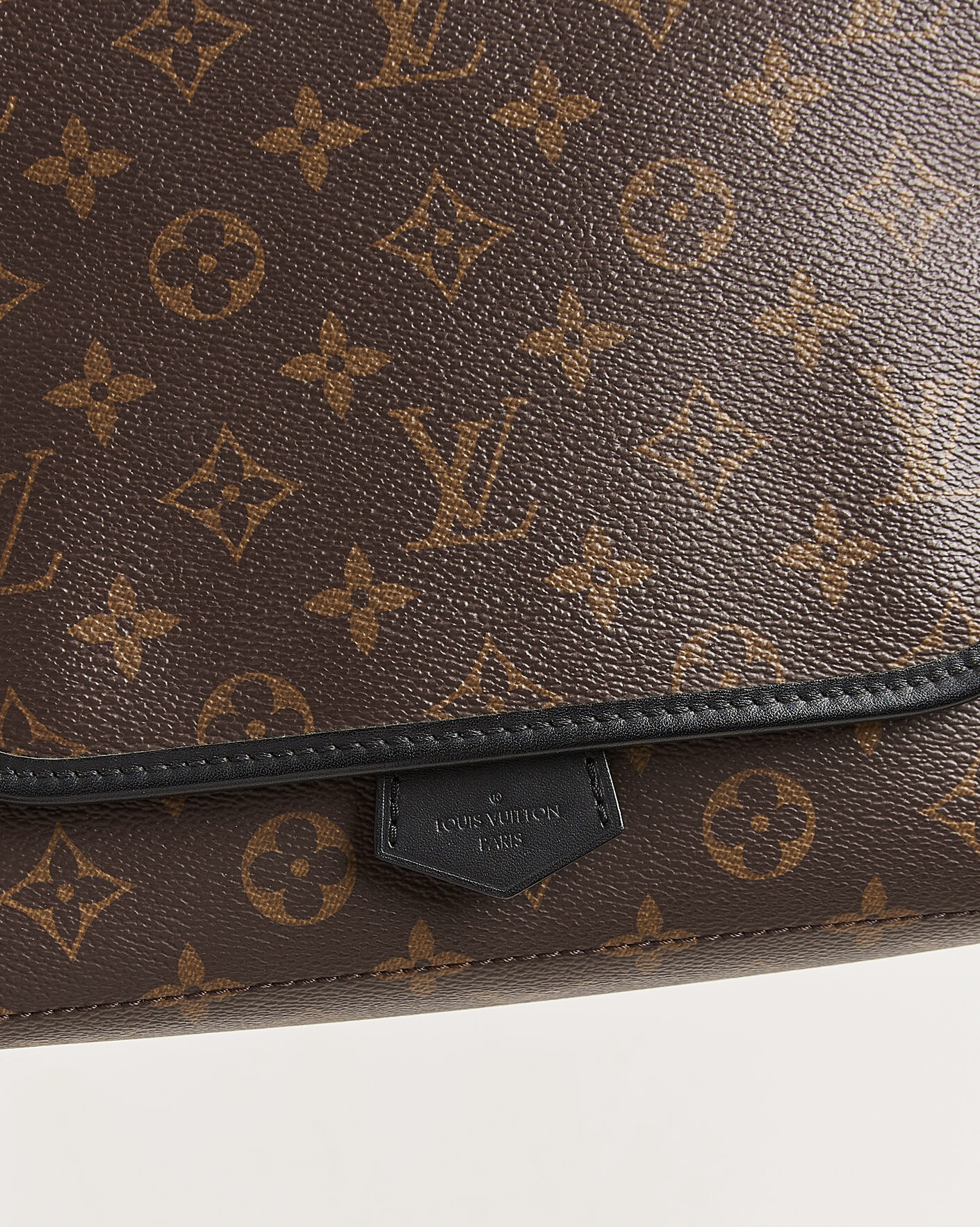 Homme | Pre-Owned & Vintage Bags | Louis Vuitton Pre-Owned | Messenger Bag Monogram Macassar