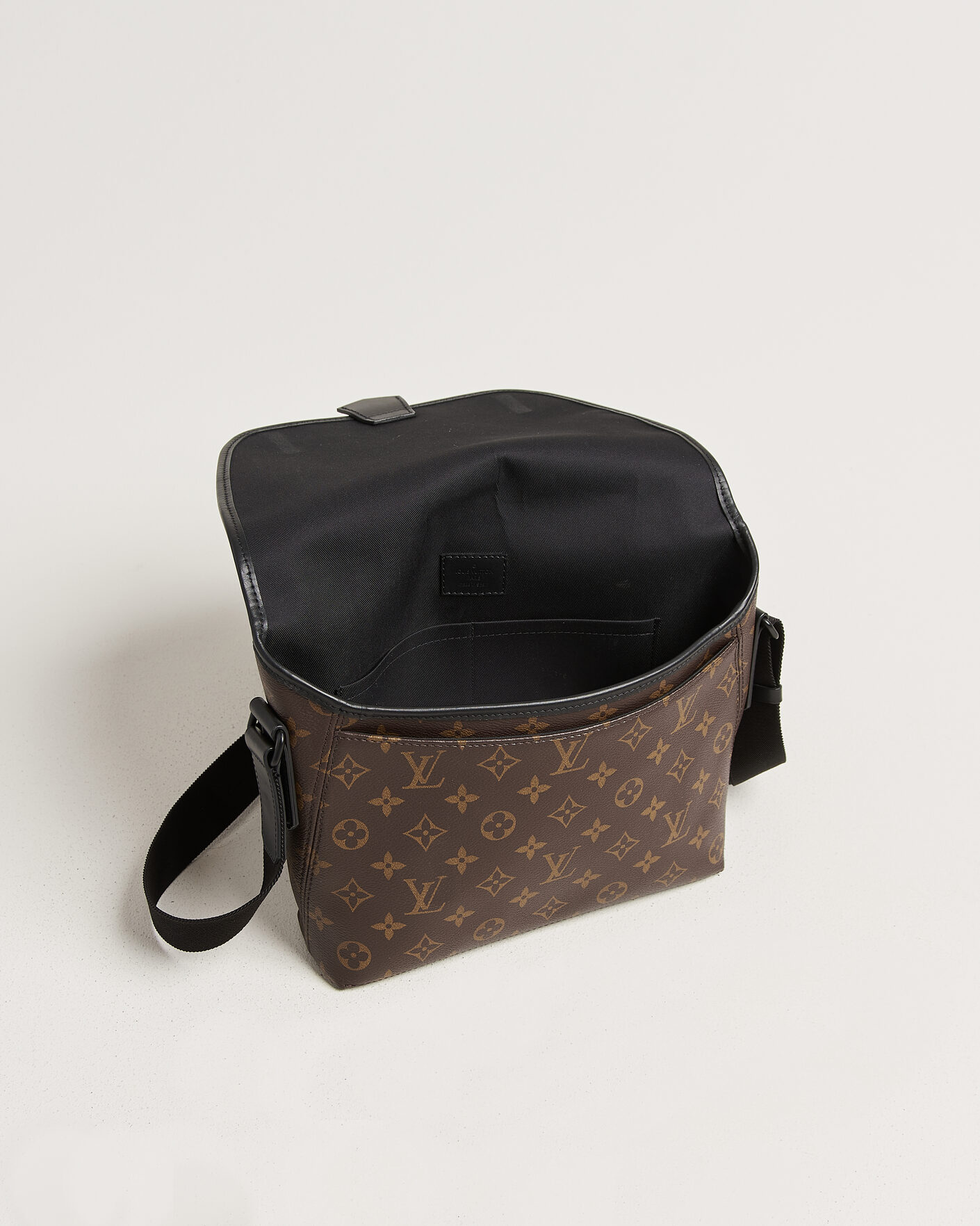 Homme | Pre-Owned & Vintage Bags | Louis Vuitton Pre-Owned | Messenger Bag Monogram Macassar