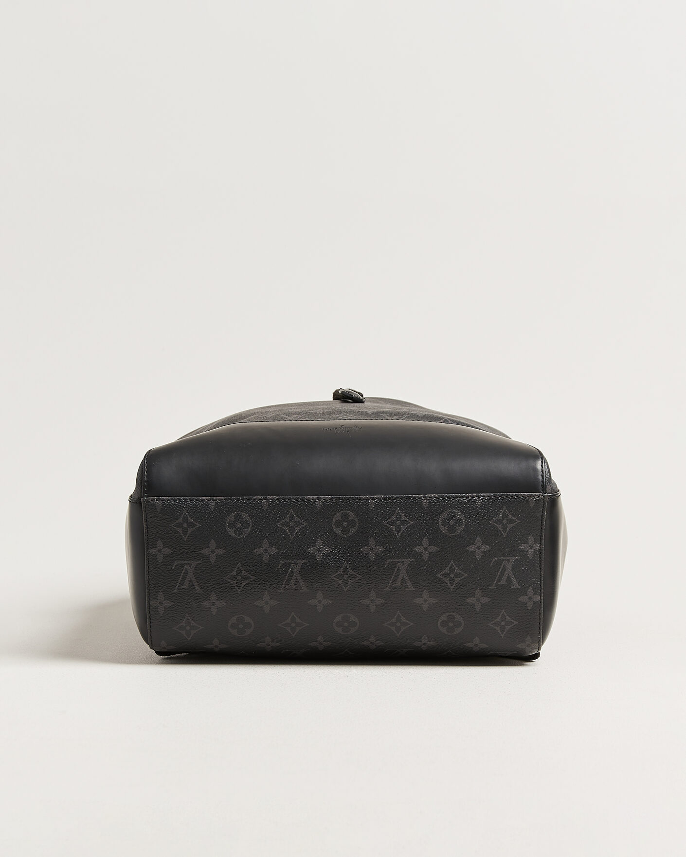 Homme | Pre-Owned & Vintage Bags | Louis Vuitton Pre-Owned | Explorer Backpack Monogram Eclipse