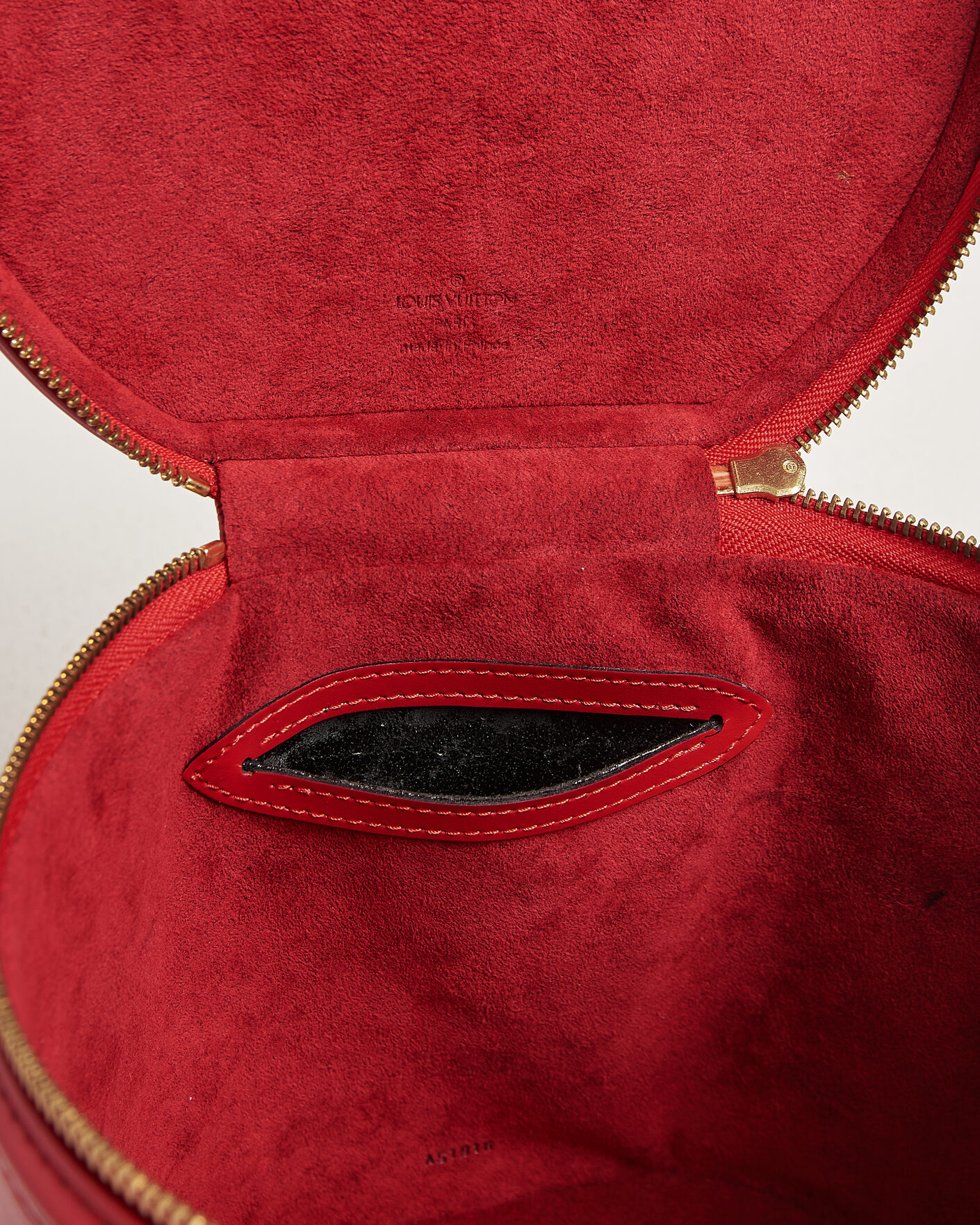 Homme | Pre-Owned & Vintage Bags | Louis Vuitton Pre-Owned | Cannes Vanity Case Epi Leather Red