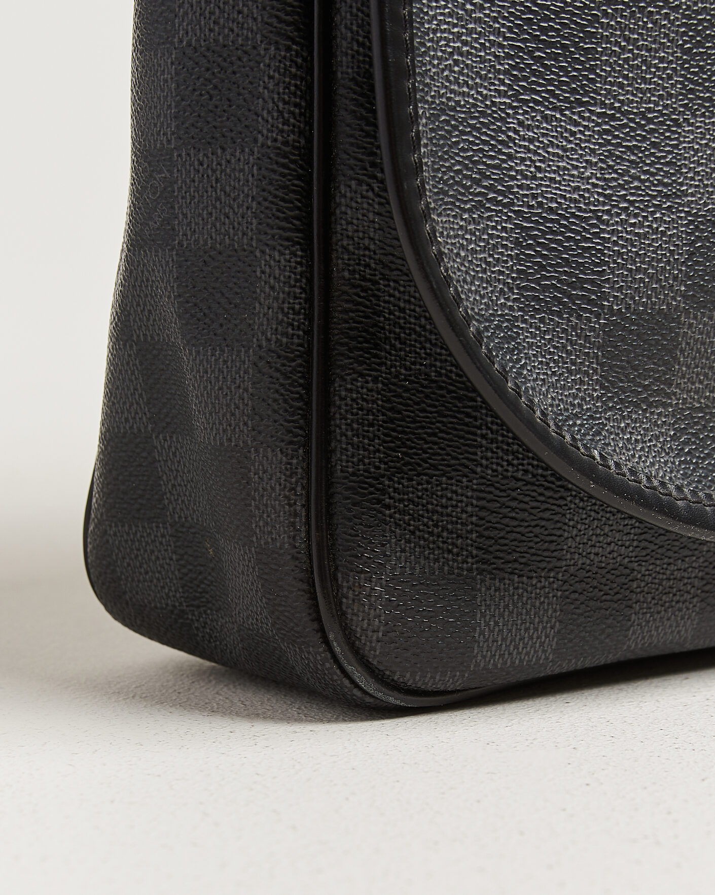 Homme | Pre-Owned & Vintage Bags | Louis Vuitton Pre-Owned | Daniel MM Shoulder Bag Damier Graphite