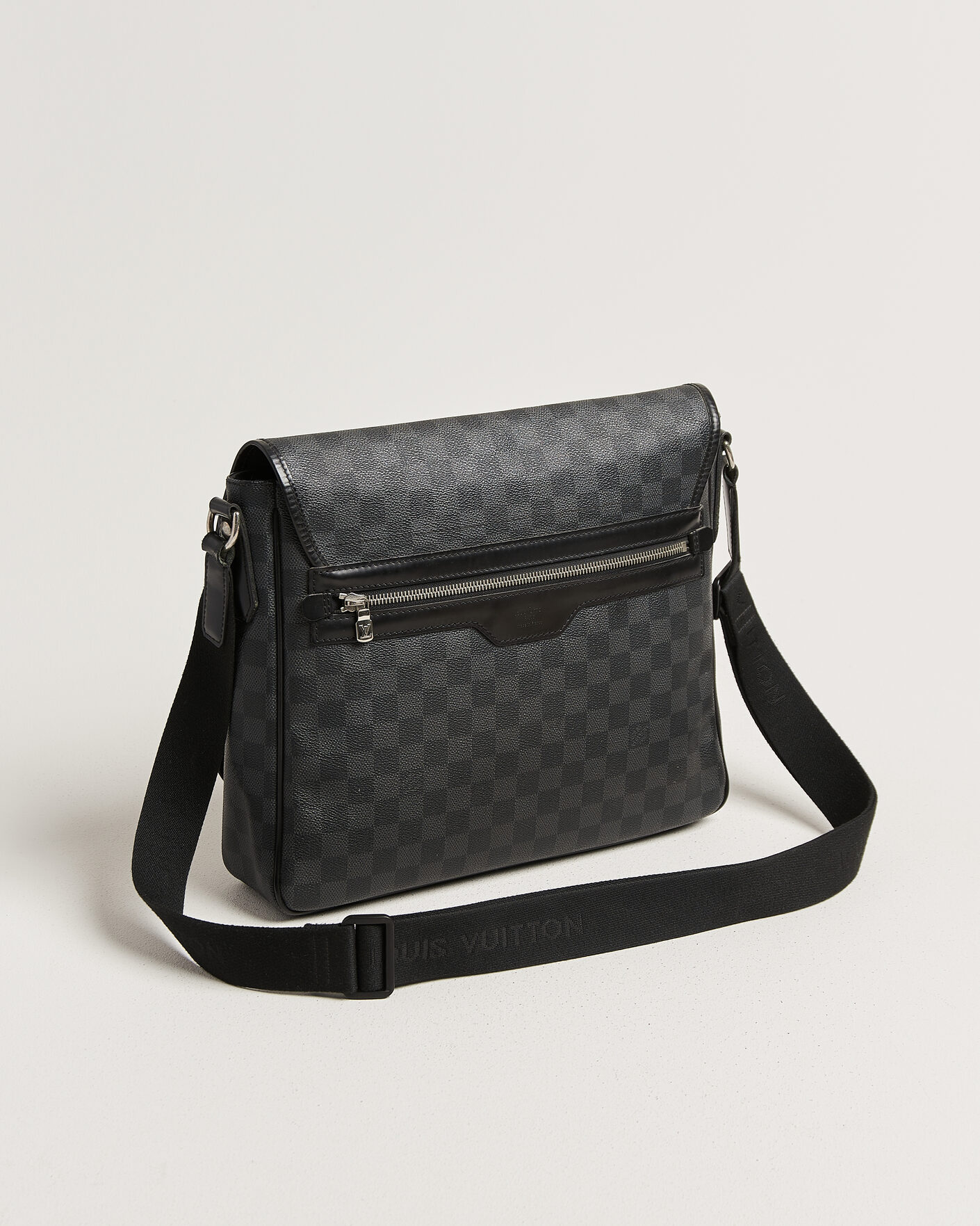Homme | Pre-Owned & Vintage Bags | Louis Vuitton Pre-Owned | Daniel MM Shoulder Bag Damier Graphite