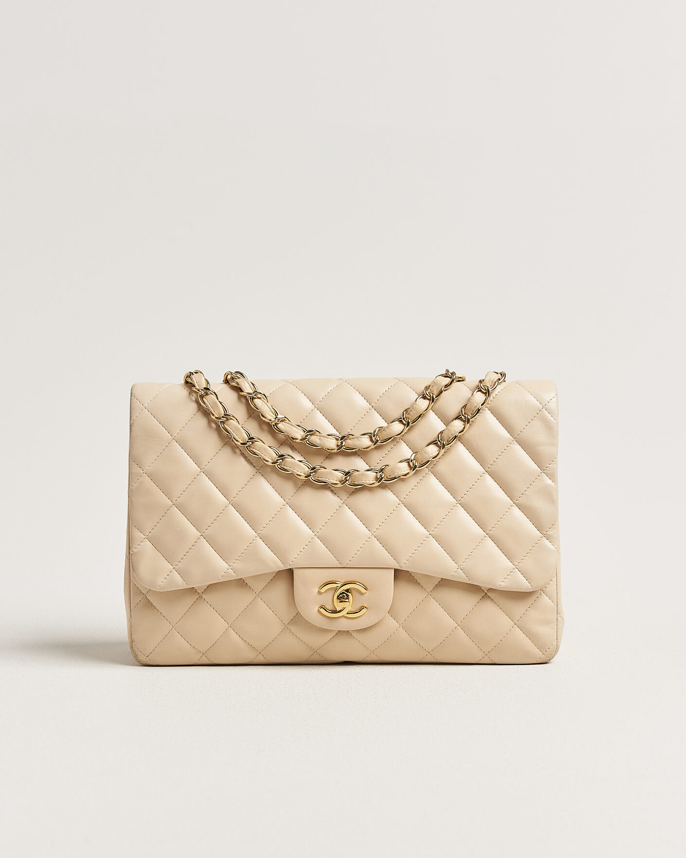 Homme | Chanel Pre-Owned Classic Jumbo Single Flap Bag Lambskin Beige | Chanel Pre-Owned | Classic Jumbo Single Flap Bag Lambskin Beige