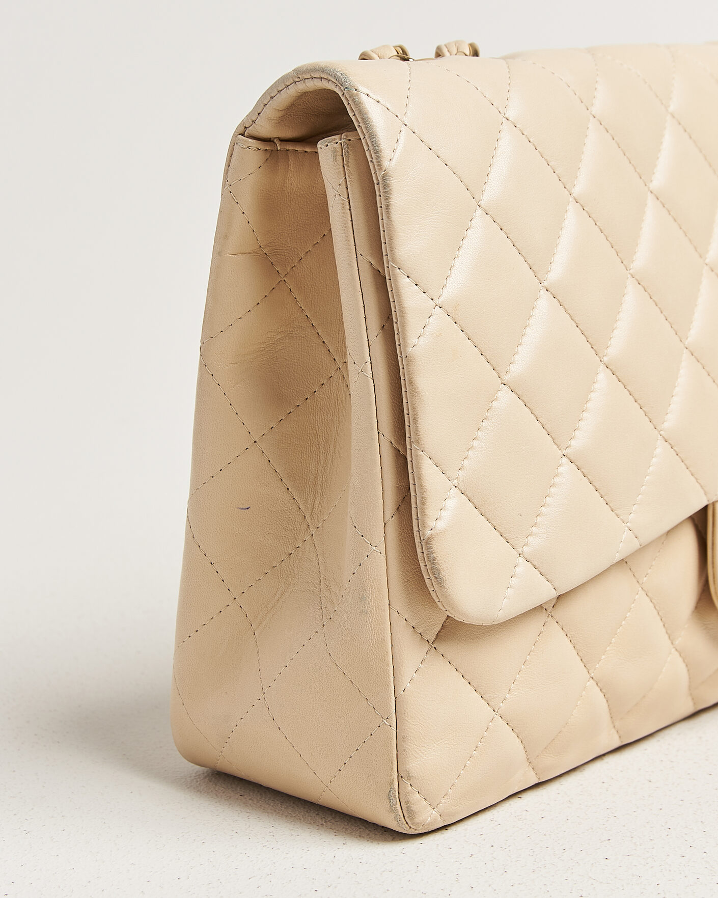 Homme | Pre-Owned & Vintage Bags | Chanel Pre-Owned | Classic Jumbo Single Flap Bag Lambskin Beige
