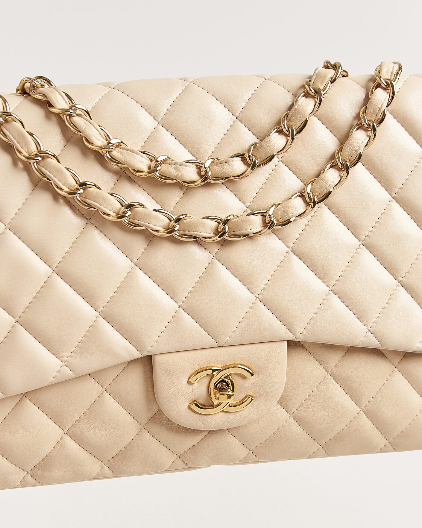 Homme | Pre-Owned & Vintage Bags | Chanel Pre-Owned | Classic Jumbo Single Flap Bag Lambskin Beige