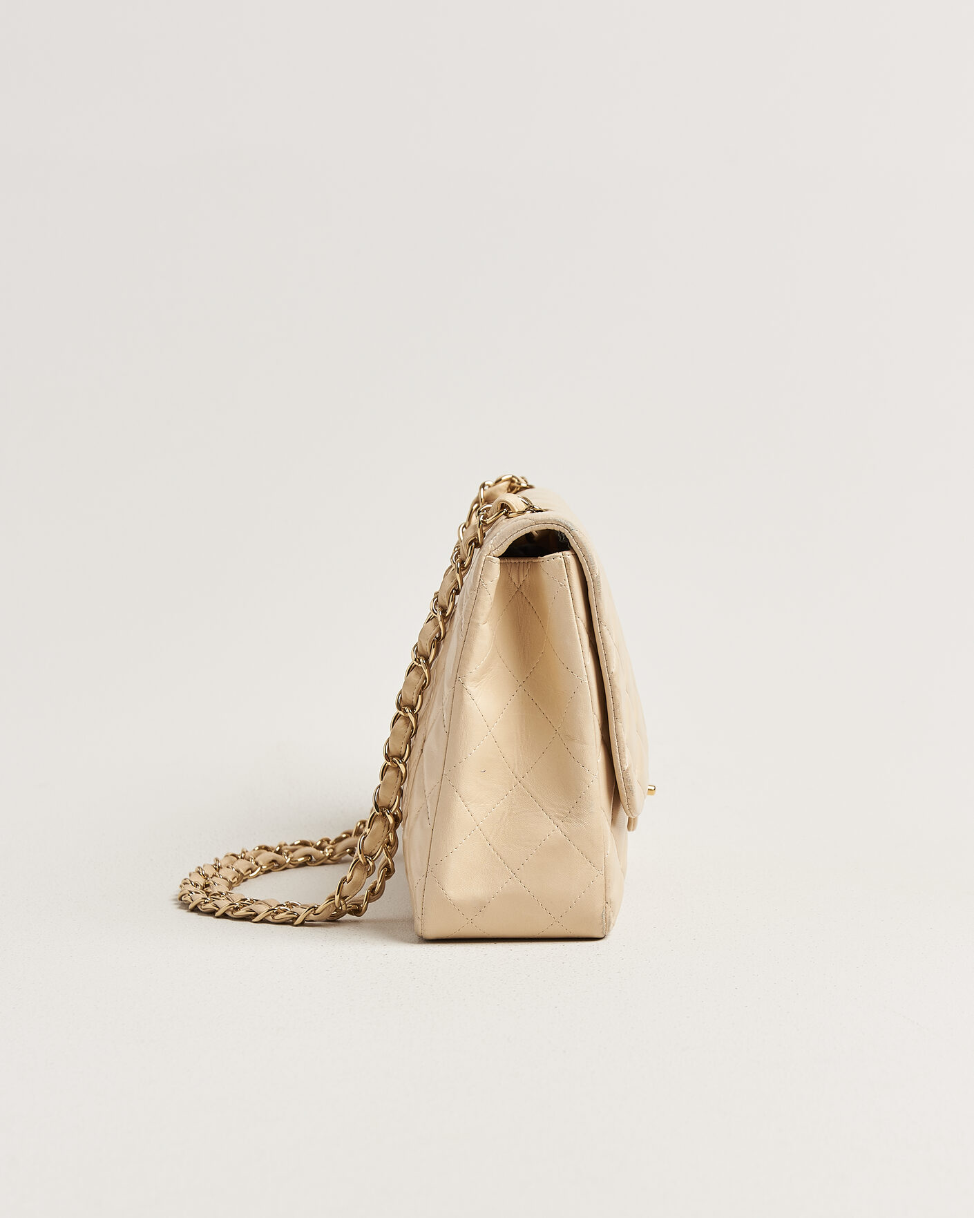 Homme | Pre-Owned & Vintage Bags | Chanel Pre-Owned | Classic Jumbo Single Flap Bag Lambskin Beige