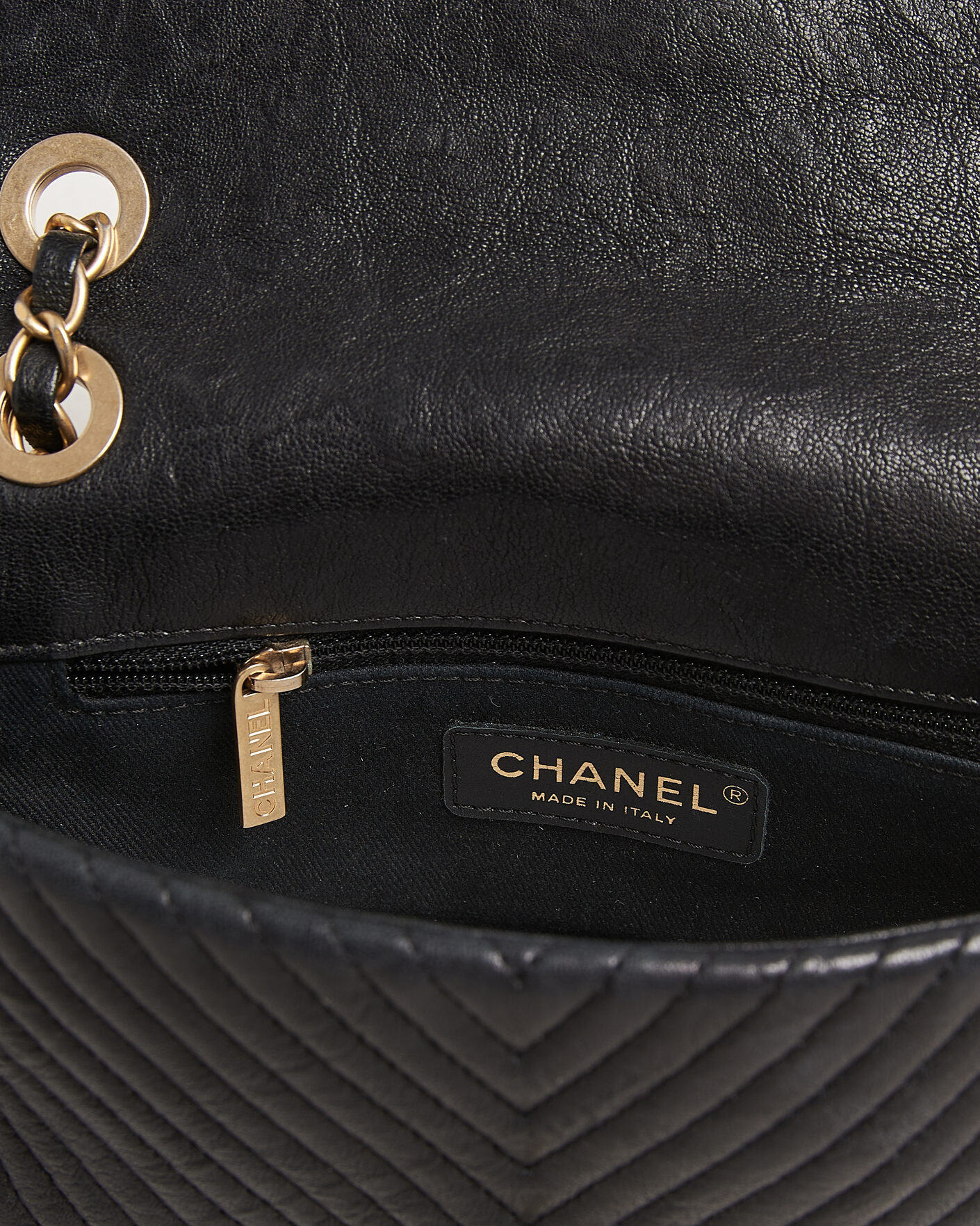 Homme | Pre-Owned & Vintage Bags | Chanel Pre-Owned | Chevron Small Flap Bag Black
