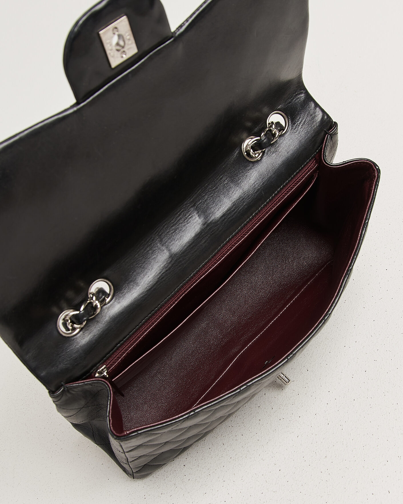 Homme | Pre-Owned & Vintage Bags | Chanel Pre-Owned | Classic Jumbo Single Flap Bag Lambskin Black
