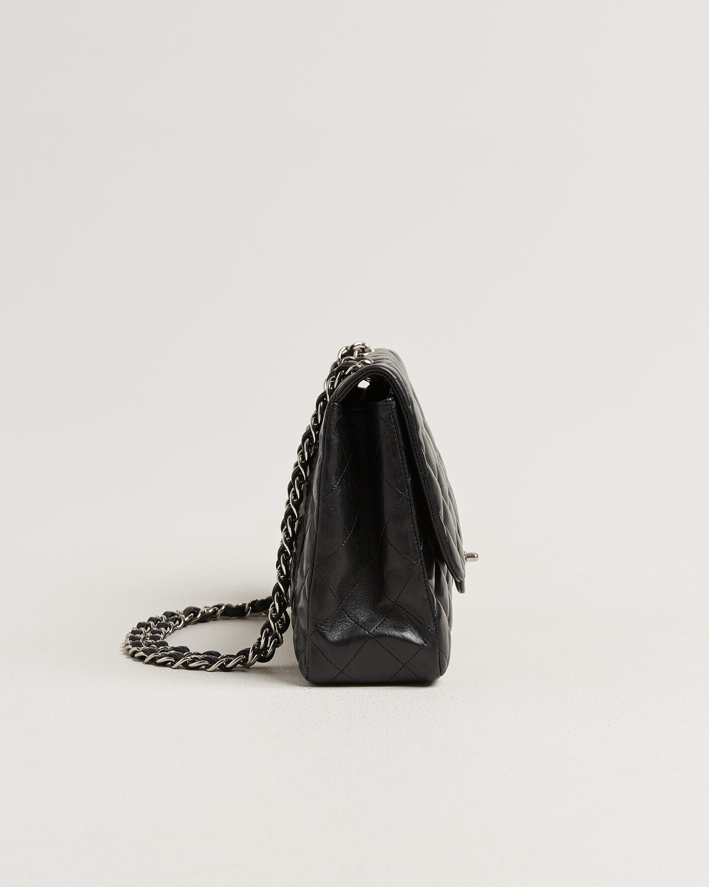Homme | Chanel Pre-Owned Classic Jumbo Single Flap Bag Lambskin Black | Chanel Pre-Owned | Classic Jumbo Single Flap Bag Lambskin Black