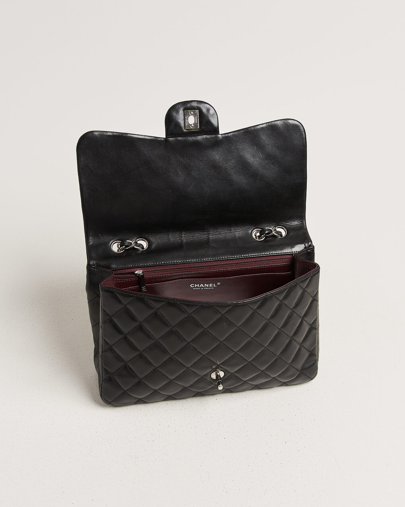 Homme | Pre-Owned & Vintage Bags | Chanel Pre-Owned | Classic Jumbo Single Flap Bag Lambskin Black