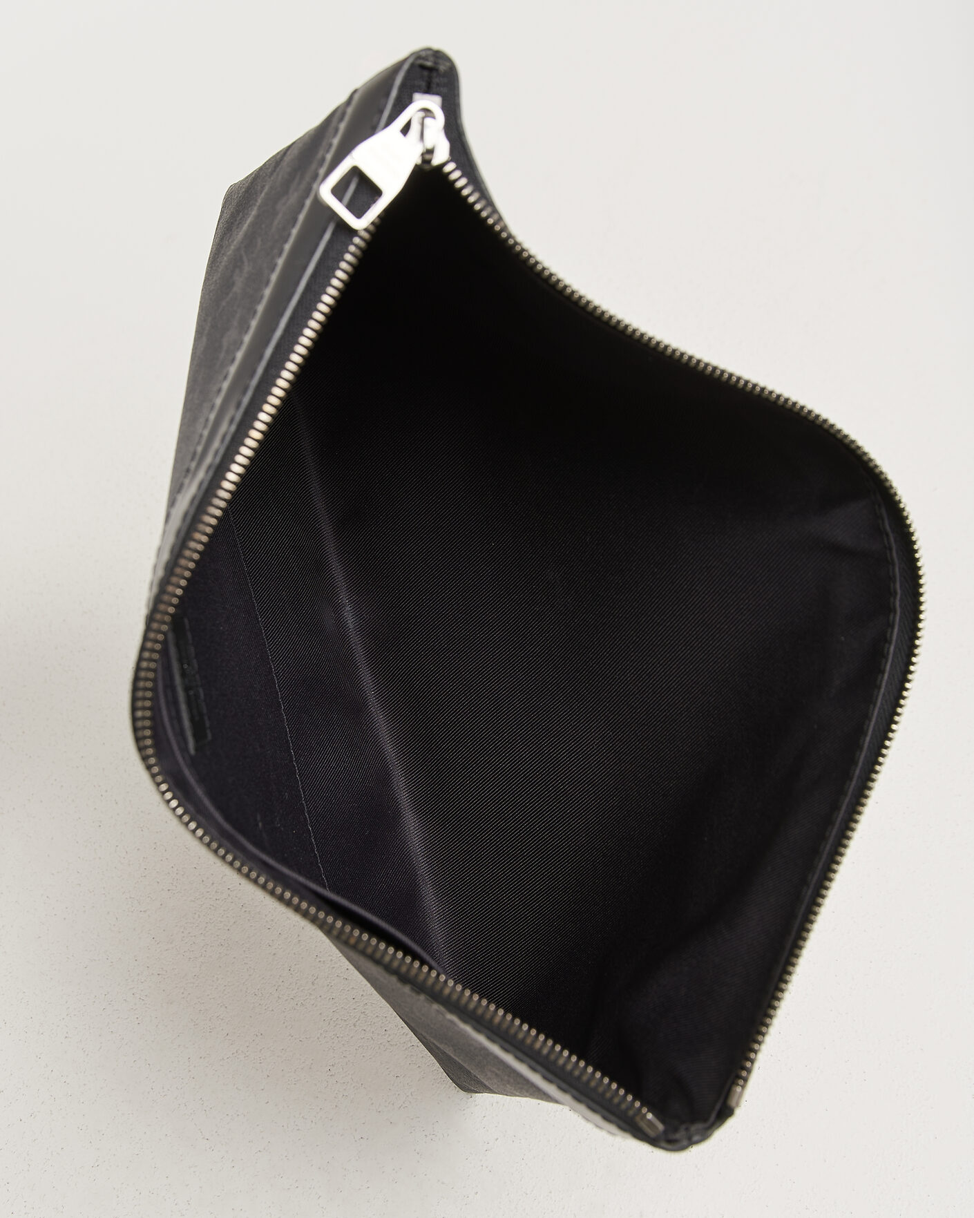 Homme | Pre-Owned & Vintage Bags | Louis Vuitton Pre-Owned | Discovery Pochette Monogram Eclipse