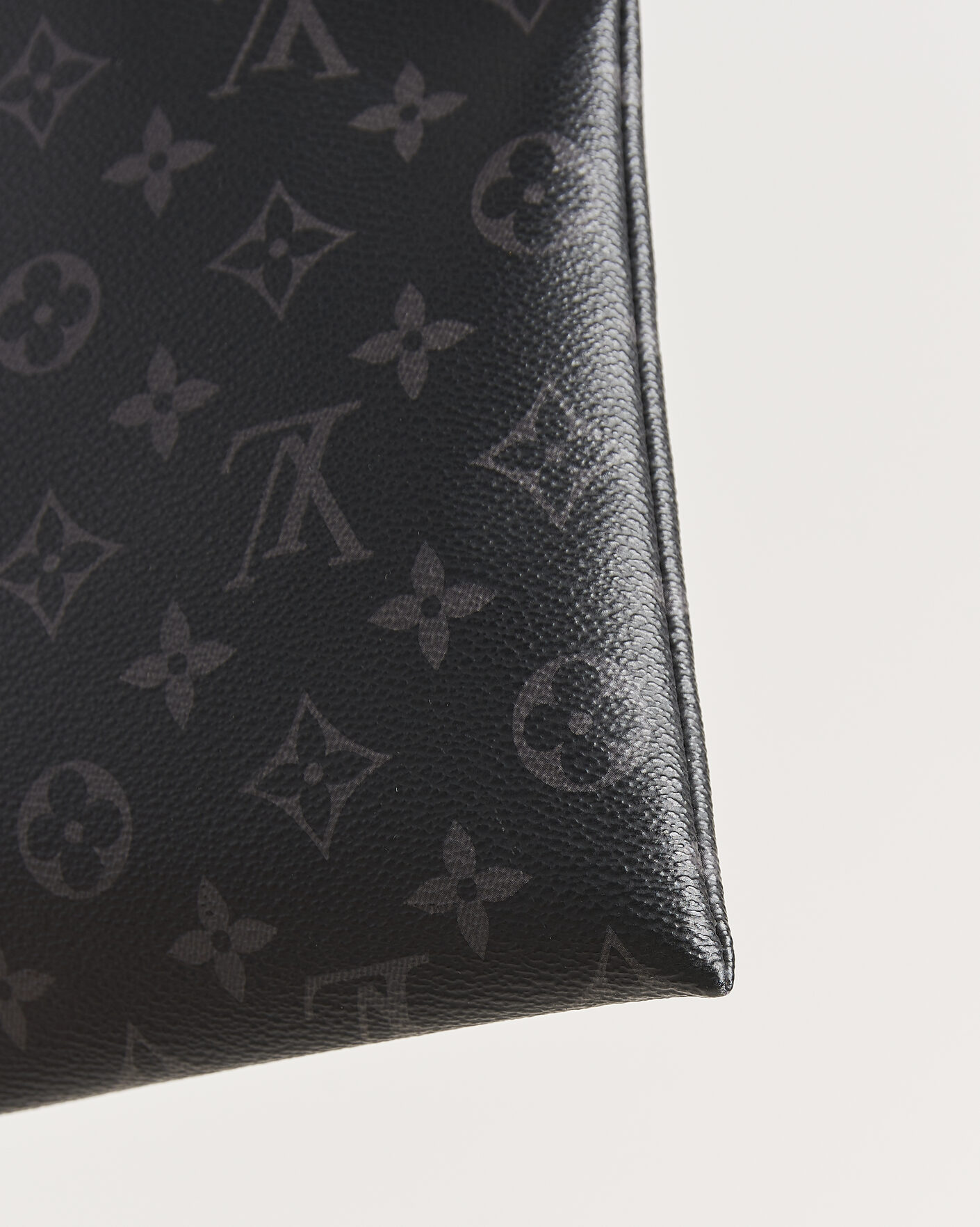 Homme | Pre-Owned & Vintage Bags | Louis Vuitton Pre-Owned | Discovery Pochette Monogram Eclipse