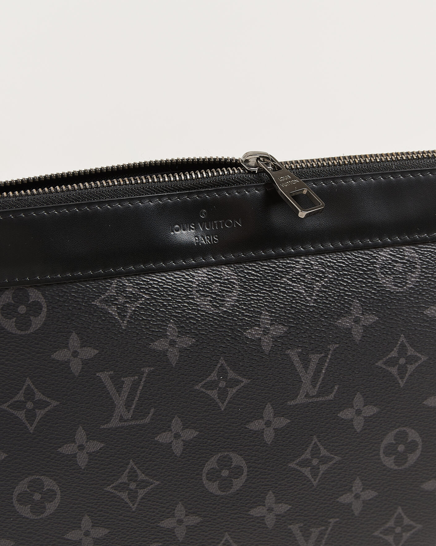 Homme | Pre-Owned & Vintage Bags | Louis Vuitton Pre-Owned | Discovery Pochette Monogram Eclipse