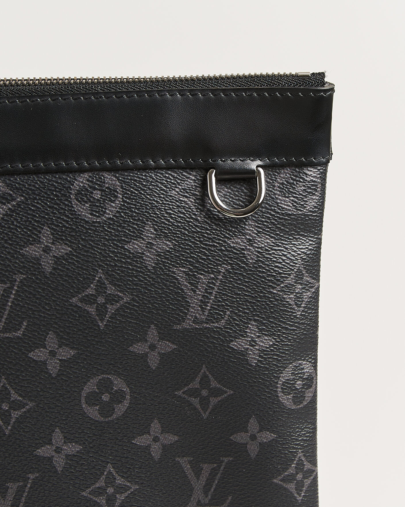 Homme | Pre-Owned & Vintage Bags | Louis Vuitton Pre-Owned | Discovery Pochette Monogram Eclipse