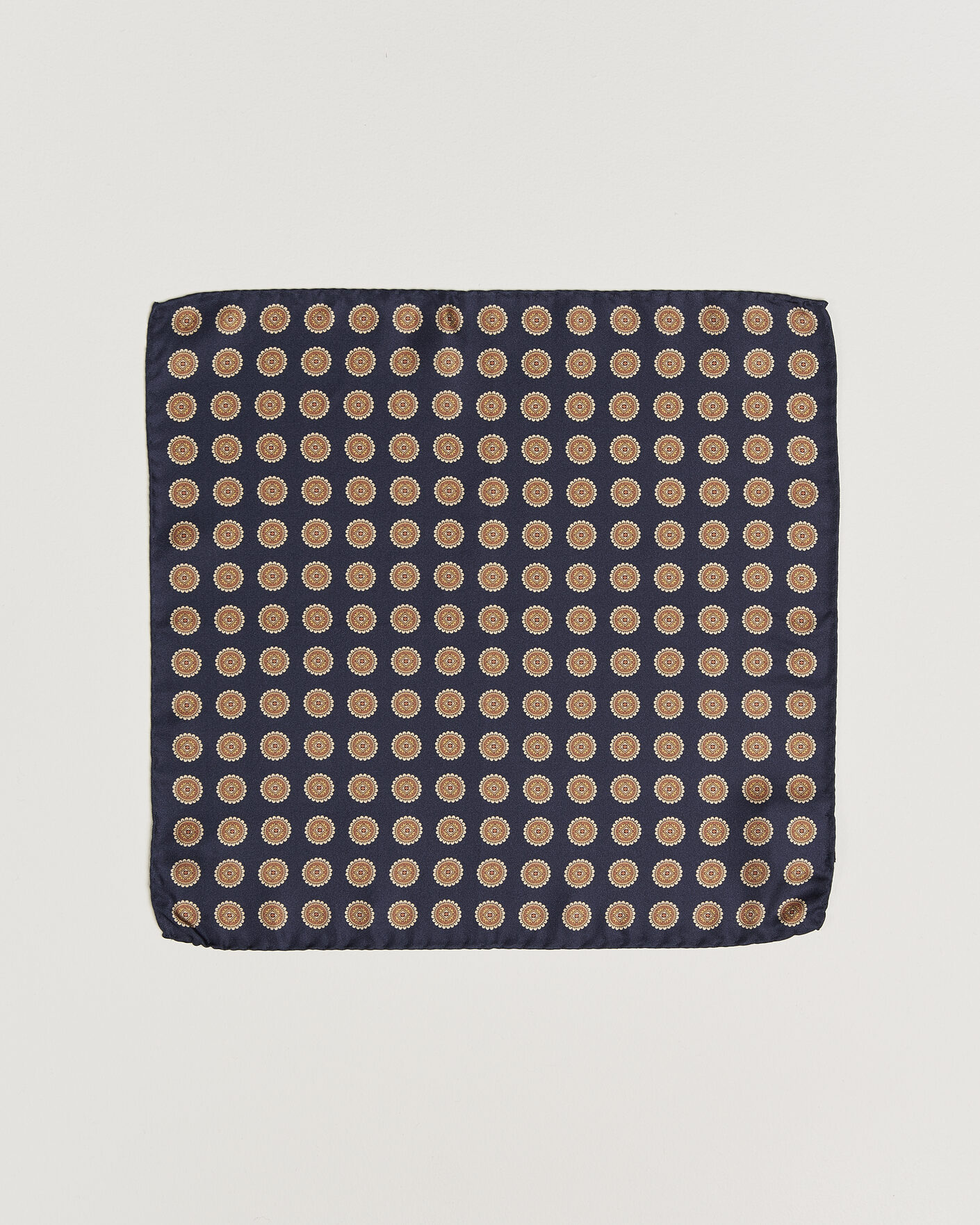 Homme | Pochettes De Costume | Amanda Christensen | Silk Twill Medallion Pocket Square Navy