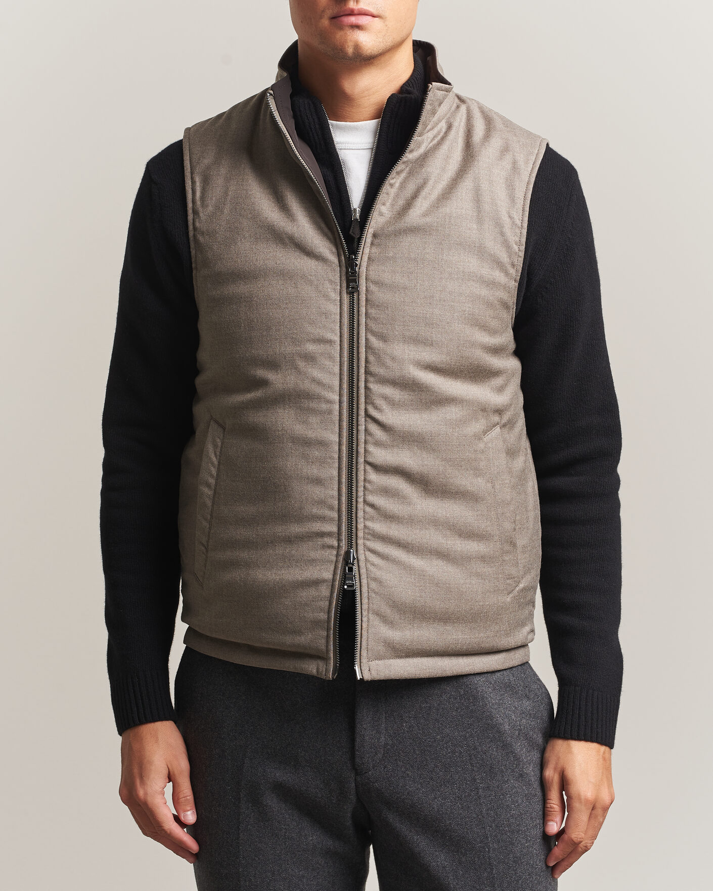 Homme | Gilets | Oscar Jacobson | Nylon/Wool Reversible Vest Taupe