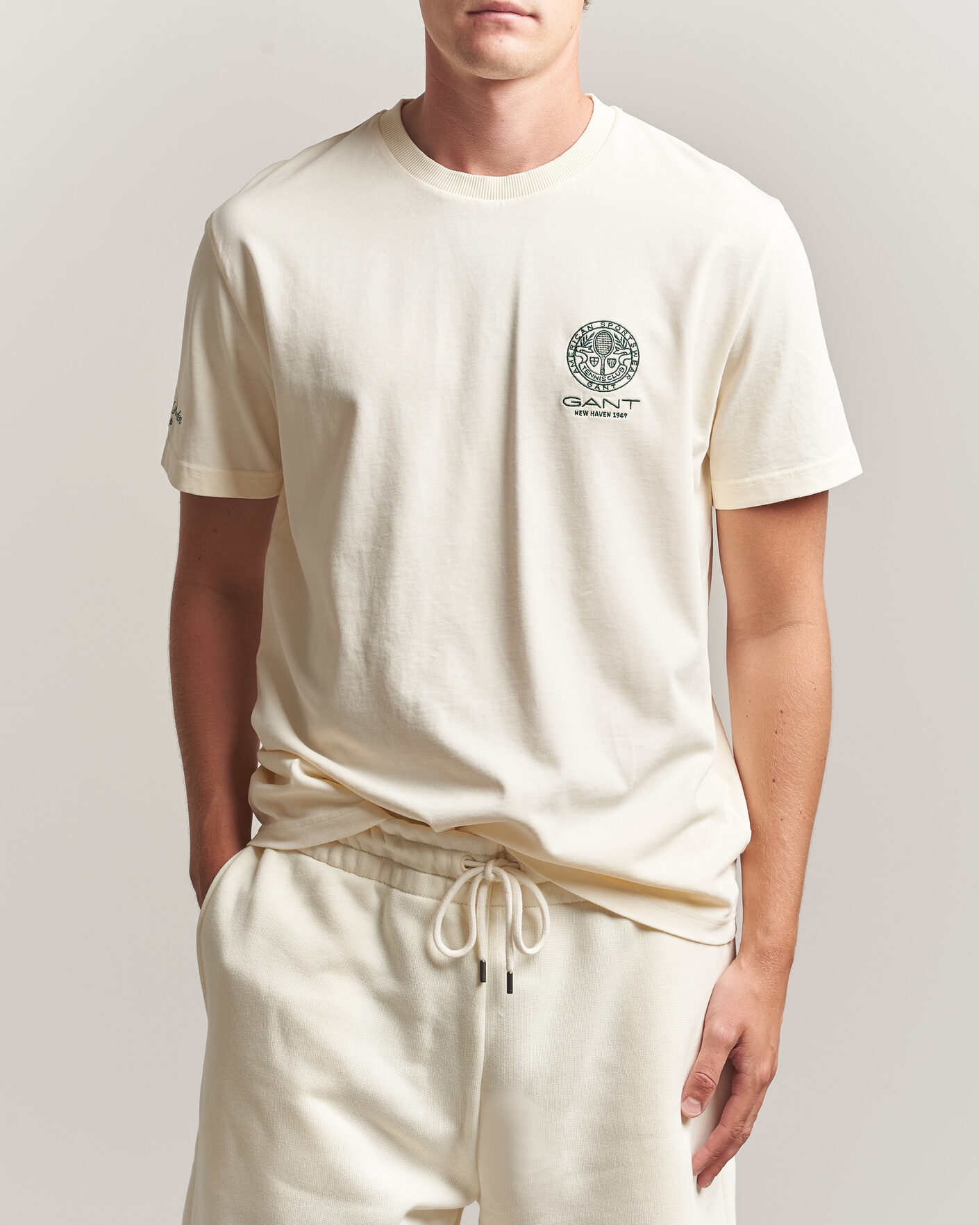 Homme | T-shirts | Gant | Tournament Crew Neck T-Shirt Cream