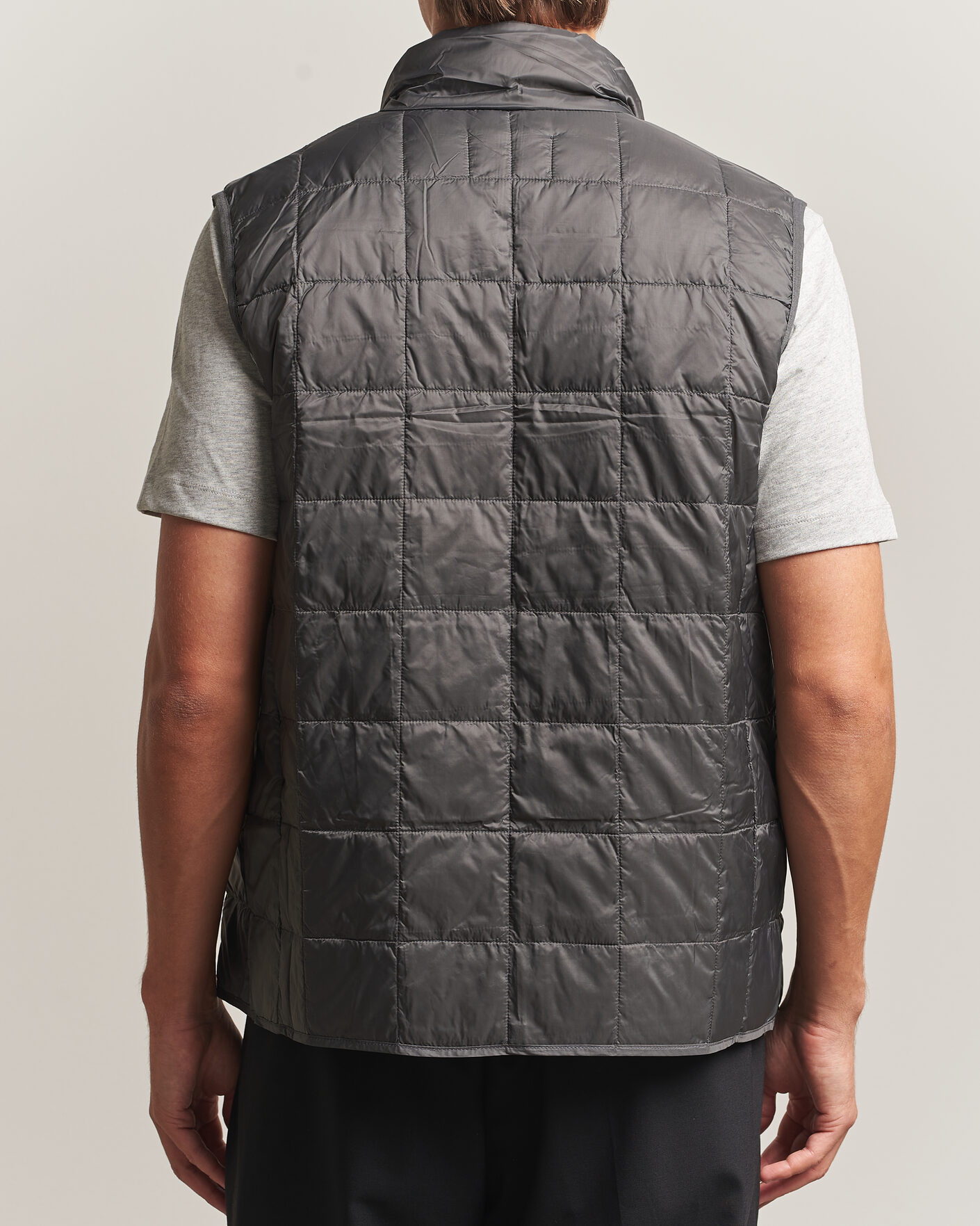 Homme | Gilets | TAION | High Neck Full Zip Lightweight Down Vest Dark Grey
