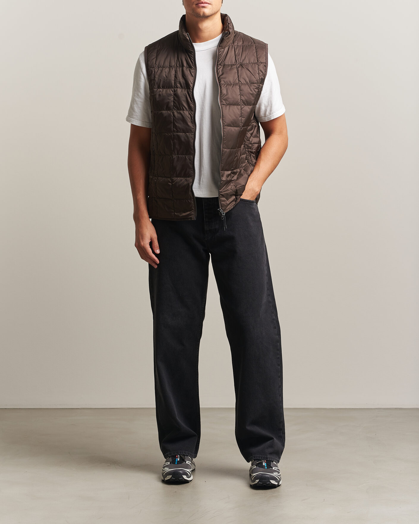 Homme | Gilets | TAION | High Neck Full Zip Lightweight Down Vest Dark Choco