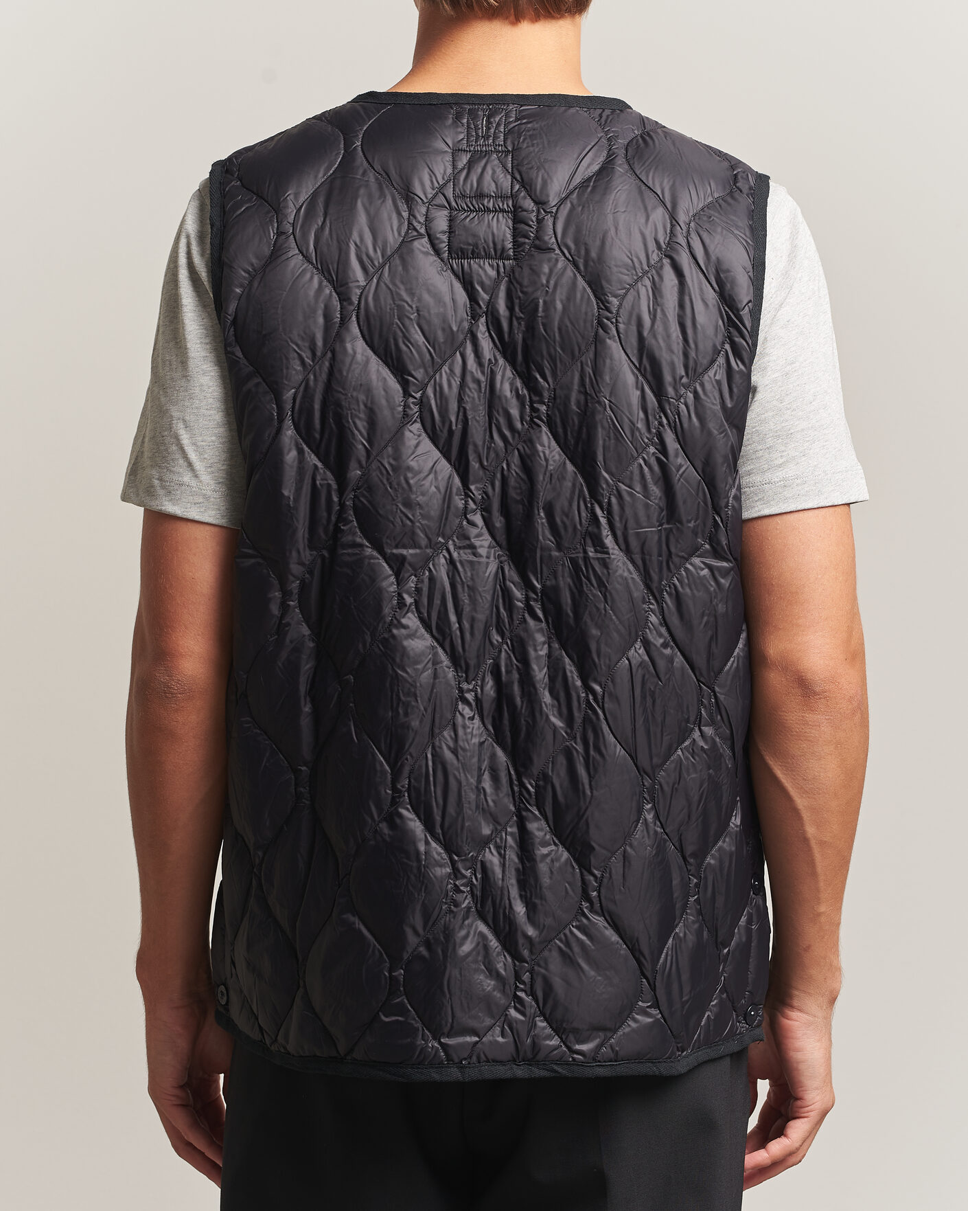 Homme | Gilets | TAION | Military Crew Neck Down Vest Black