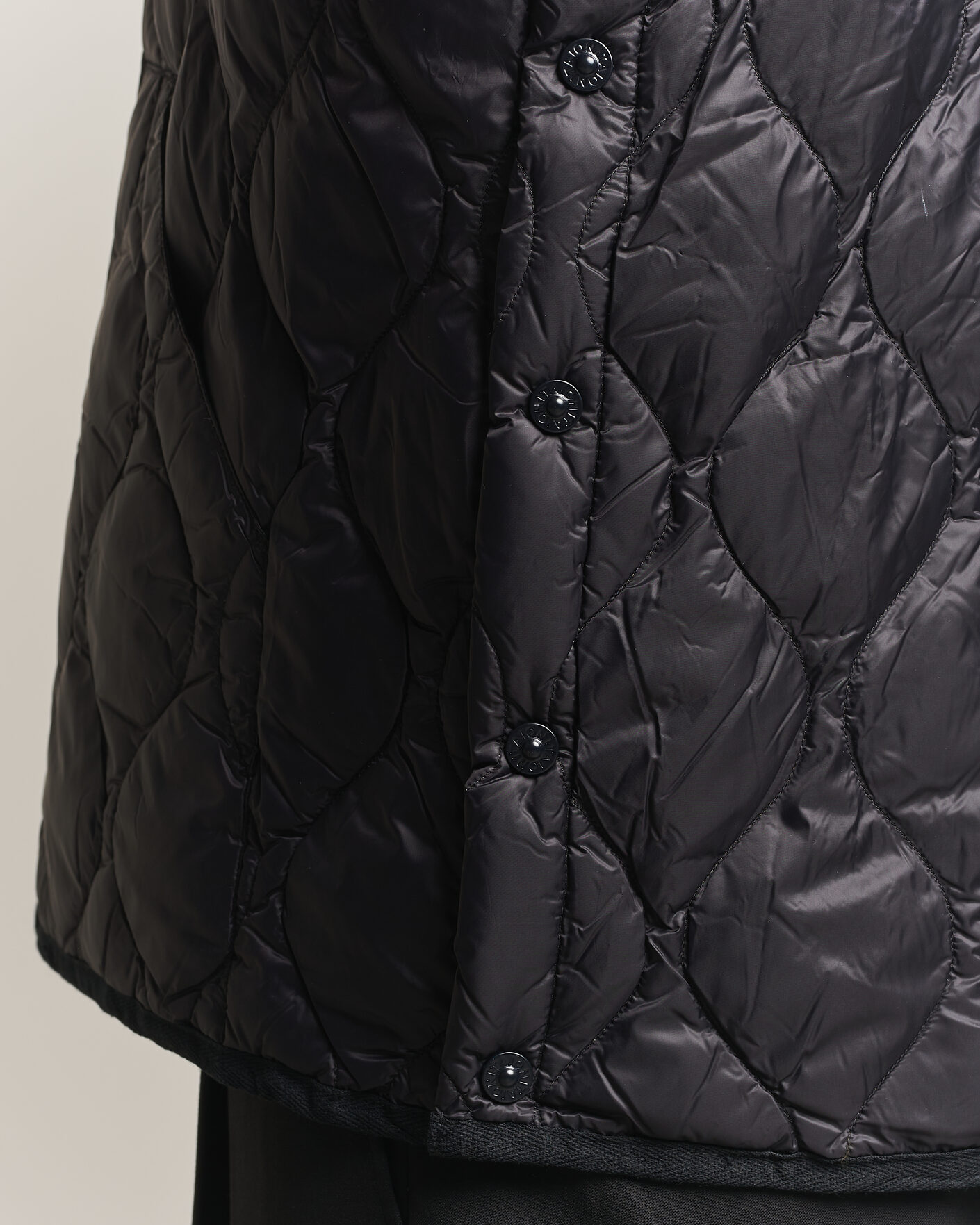 Homme | Gilets | TAION | Military Crew Neck Down Vest Black