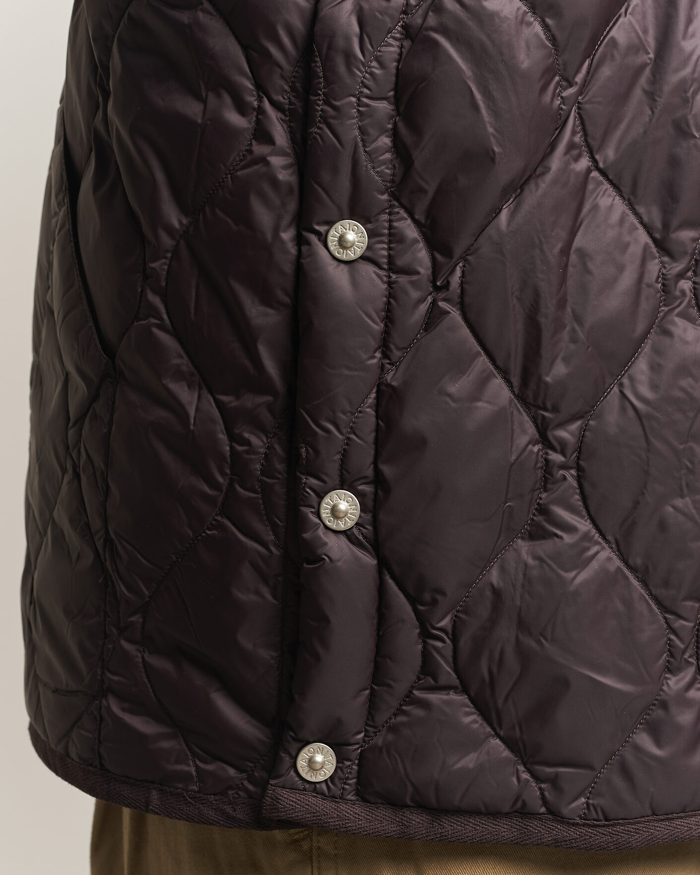 Homme | Gilets | TAION | Military Crew Neck Down Vest Dark Choco