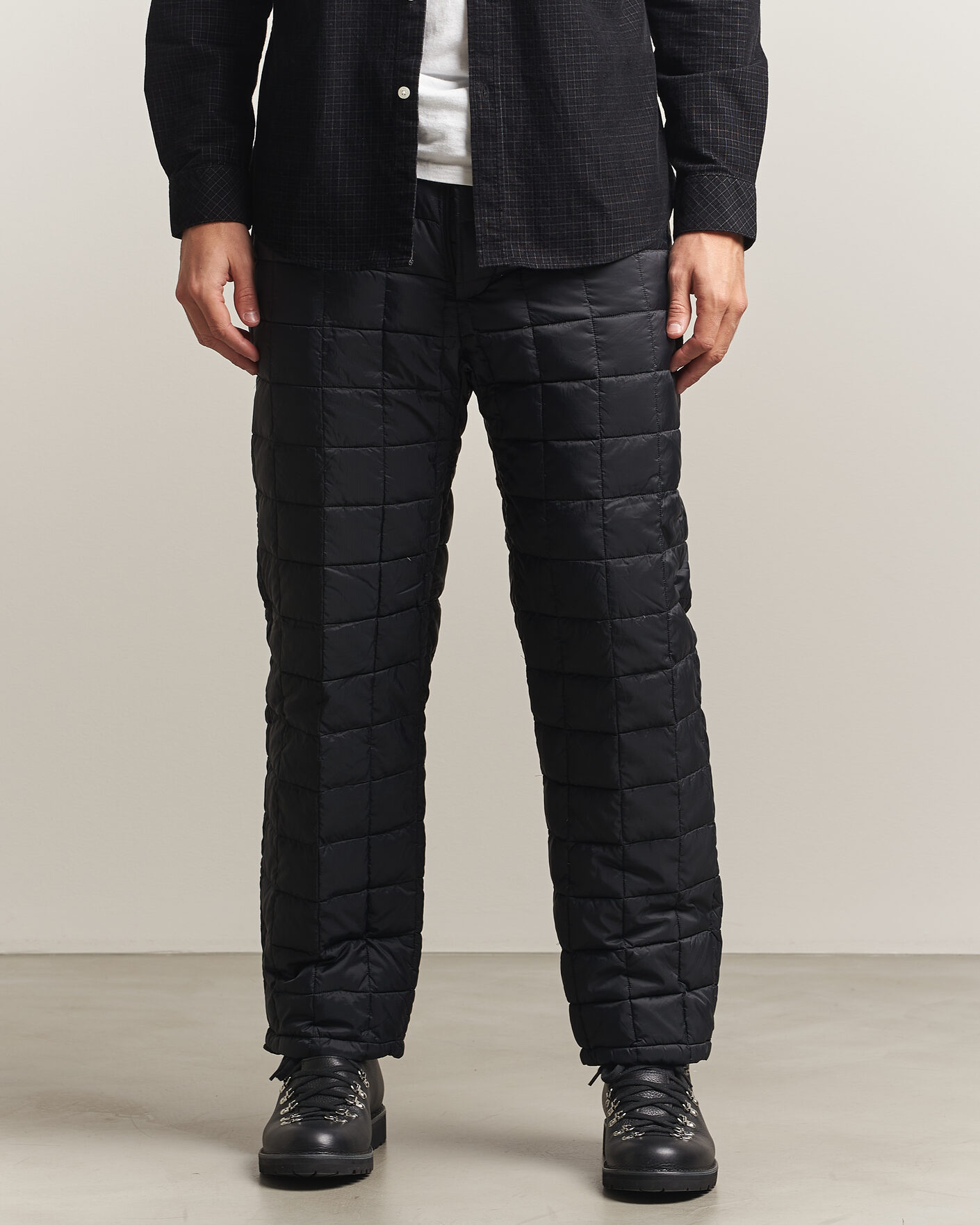Homme | Pantalons | TAION | Mountain Down Pants Black