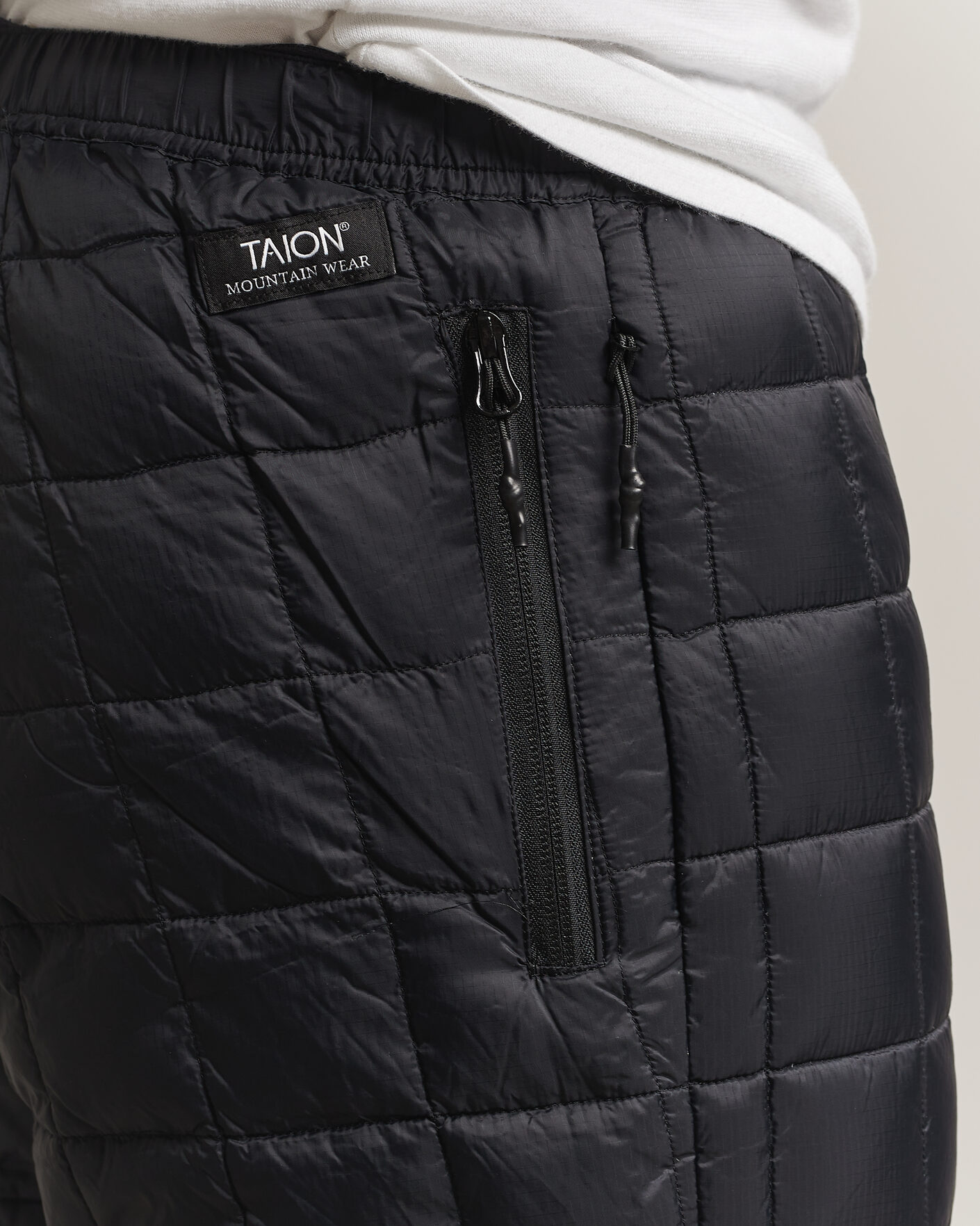 Homme | Pantalons | TAION | Mountain Down Pants Black