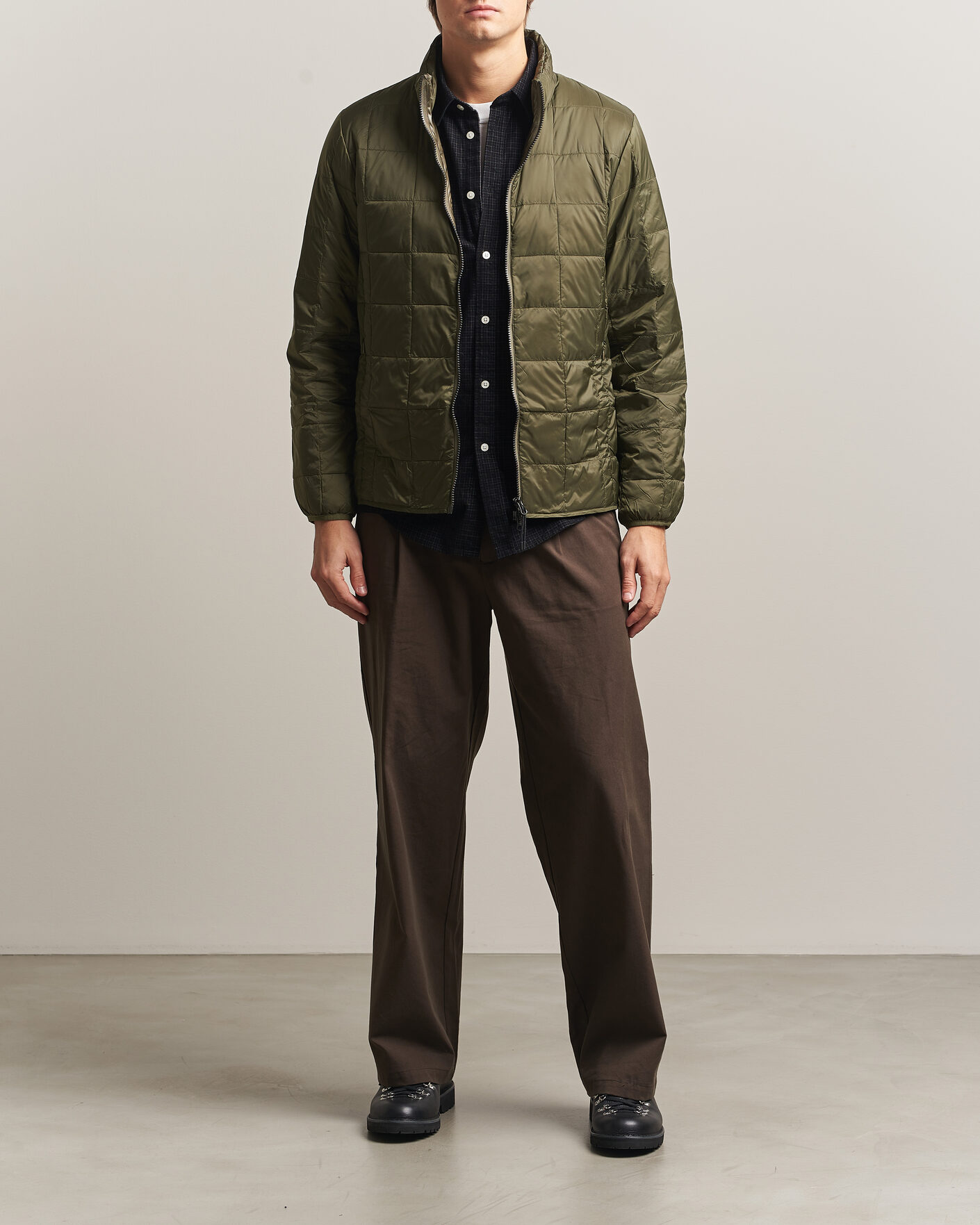 Homme | Manteaux Et Vestes | TAION | High Neck Full Zip Lightweight Down Jacket Dark Olive