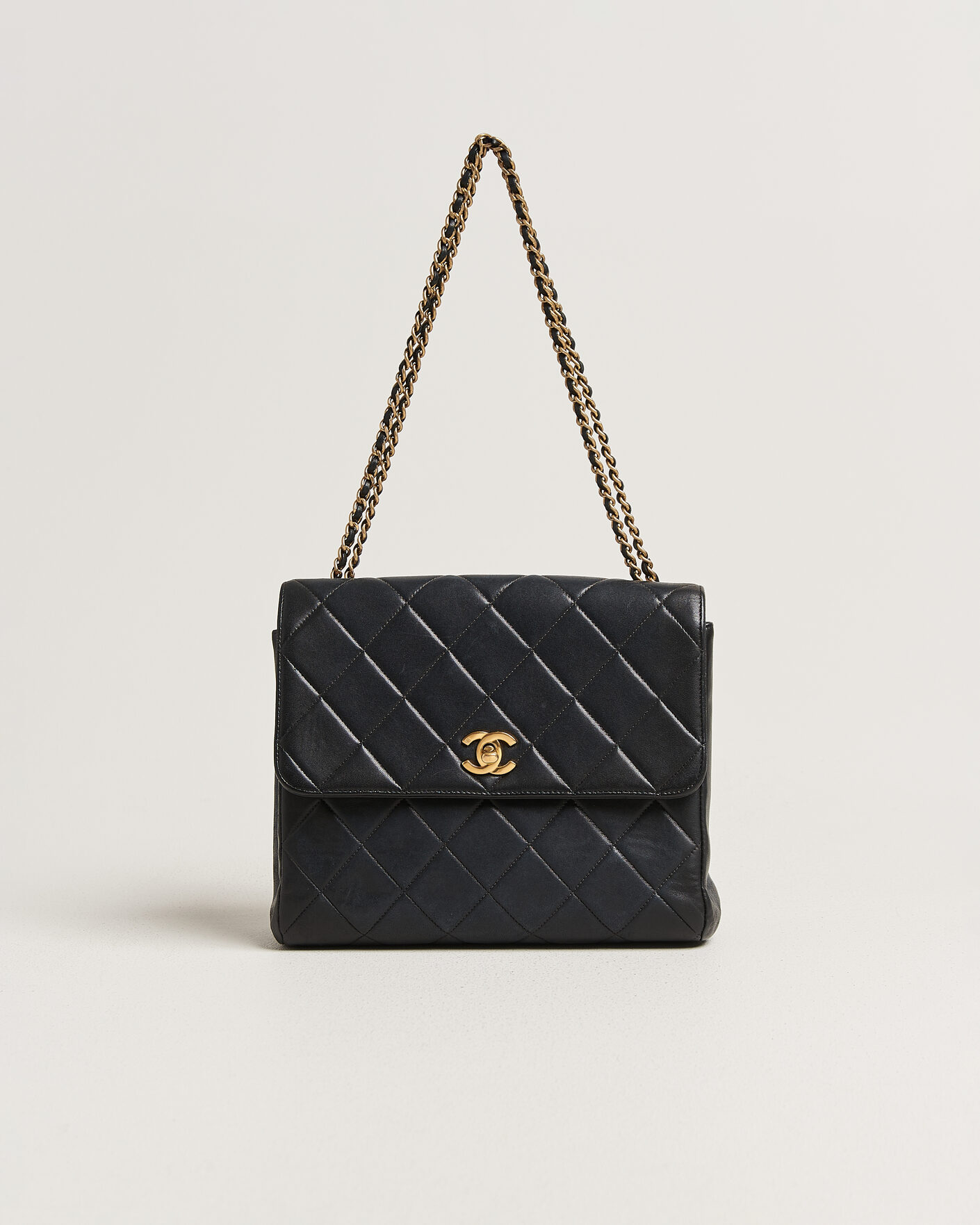 Homme | Pre-Owned & Vintage Bags | Chanel Pre-Owned | Single Flap Bag Lambskin Black