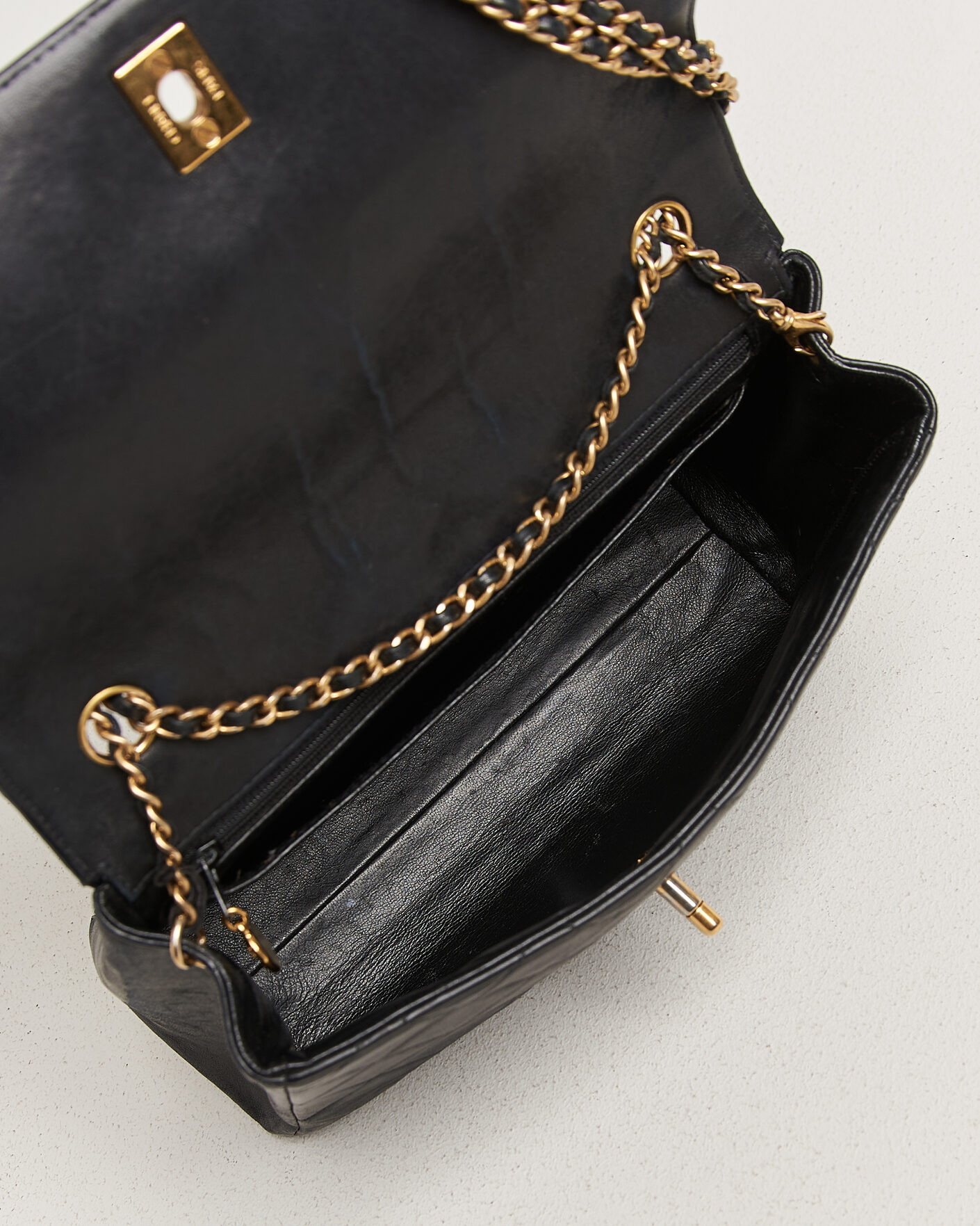 Homme | Pre-Owned & Vintage Bags | Chanel Pre-Owned | Single Flap Bag Lambskin Black