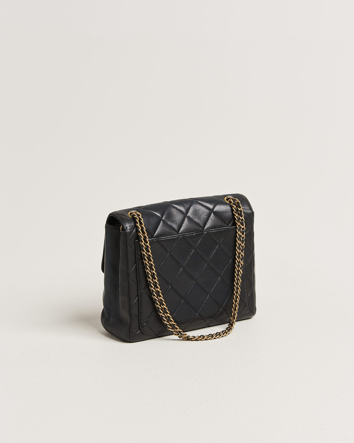Homme | Pre-Owned & Vintage Bags | Chanel Pre-Owned | Single Flap Bag Lambskin Black