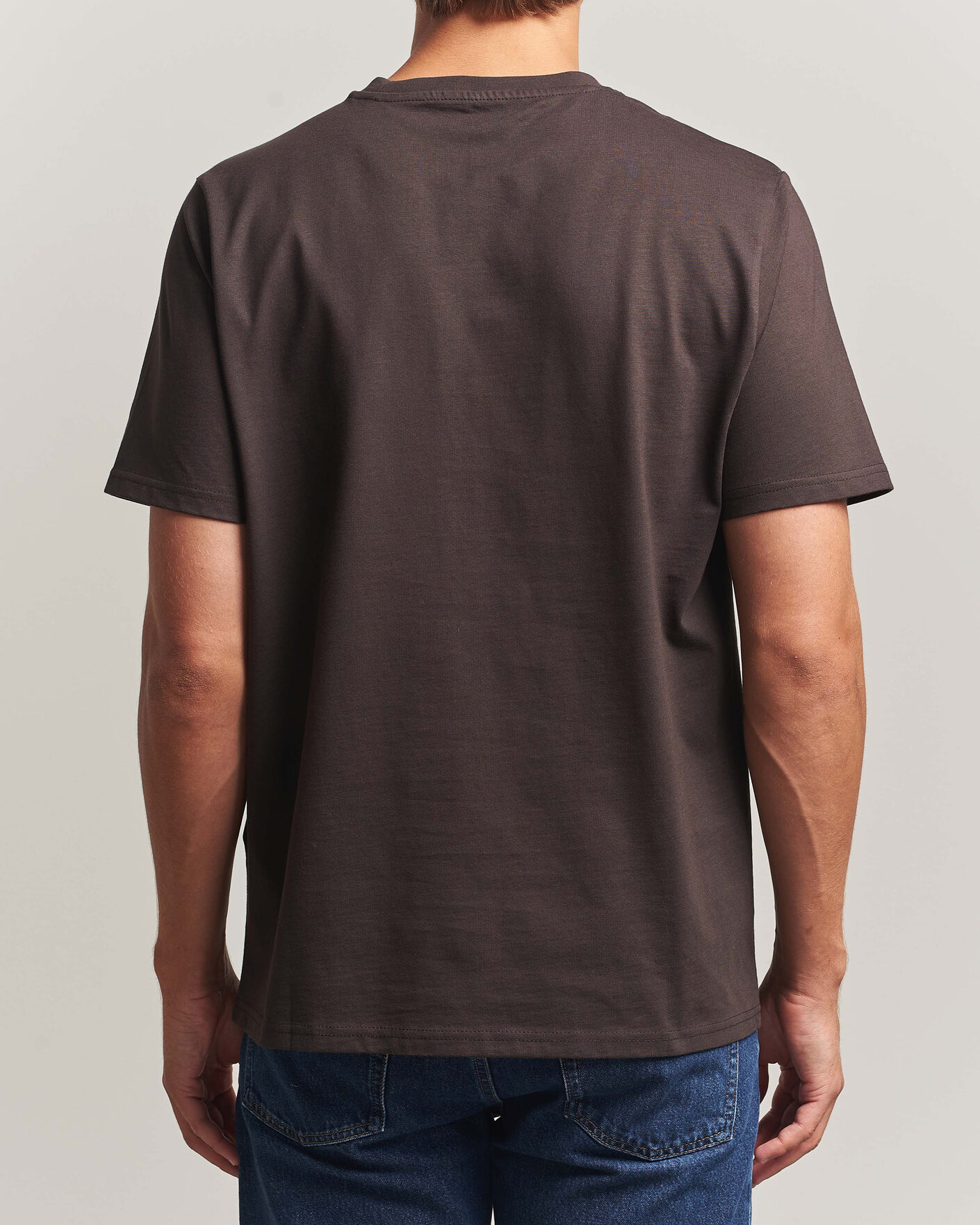 Homme | T-shirts | KnowledgeCotton Apparel | Loke Badge T-Shirt Chocolate Torte