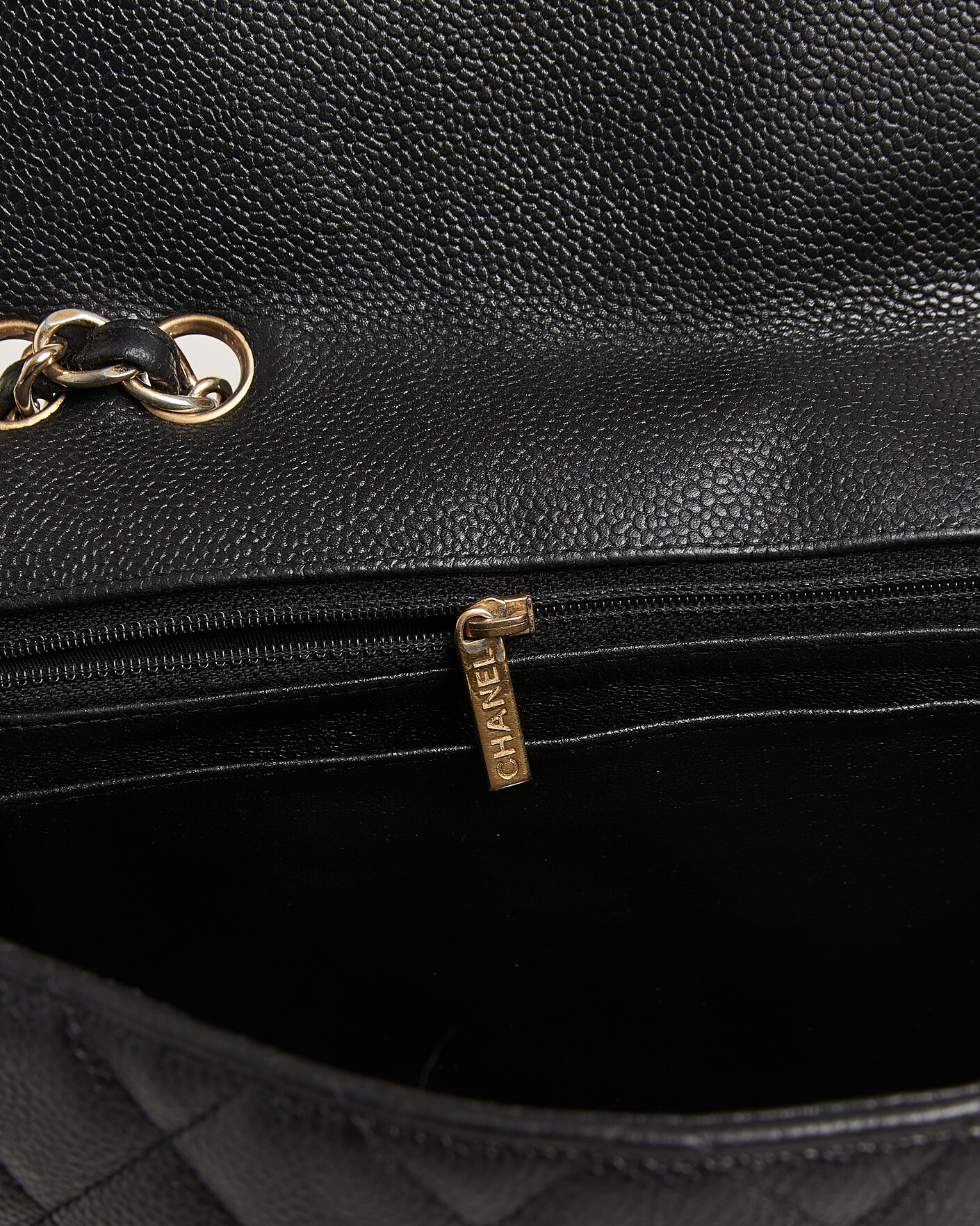 Homme | Pre-Owned & Vintage Bags | Chanel Pre-Owned | Classic Jumbo Single Flap Bag Caviar Black