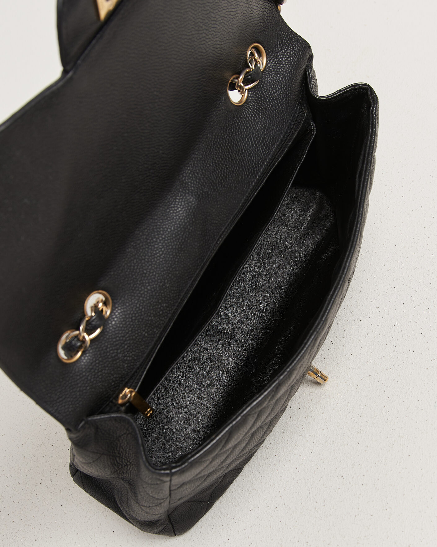 Homme | Pre-Owned & Vintage Bags | Chanel Pre-Owned | Classic Jumbo Single Flap Bag Caviar Black