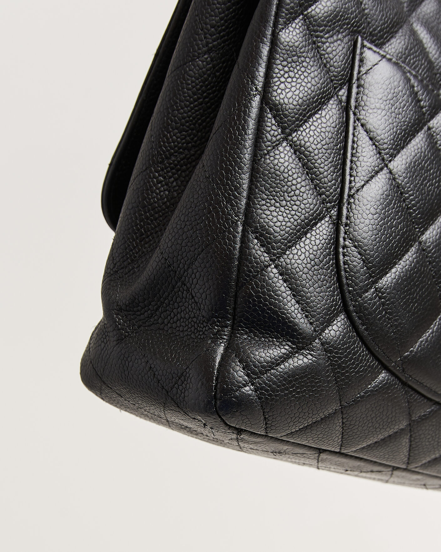 Homme | Pre-Owned & Vintage Bags | Chanel Pre-Owned | Classic Jumbo Single Flap Bag Caviar Black
