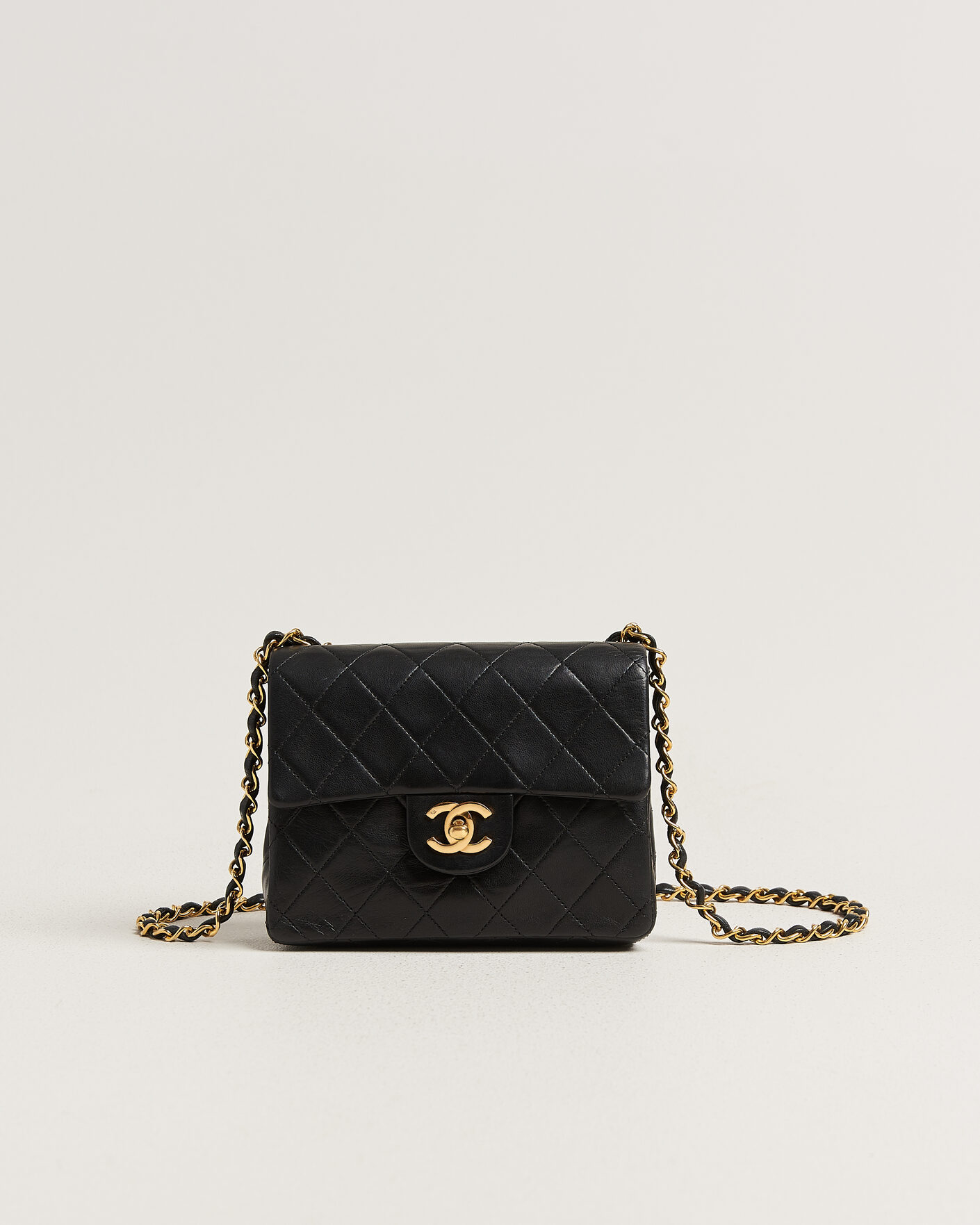 Homme | Pre-Owned & Vintage Bags | Chanel Pre-Owned | Classic Mini Square Single Flap Bag Lambskin Black