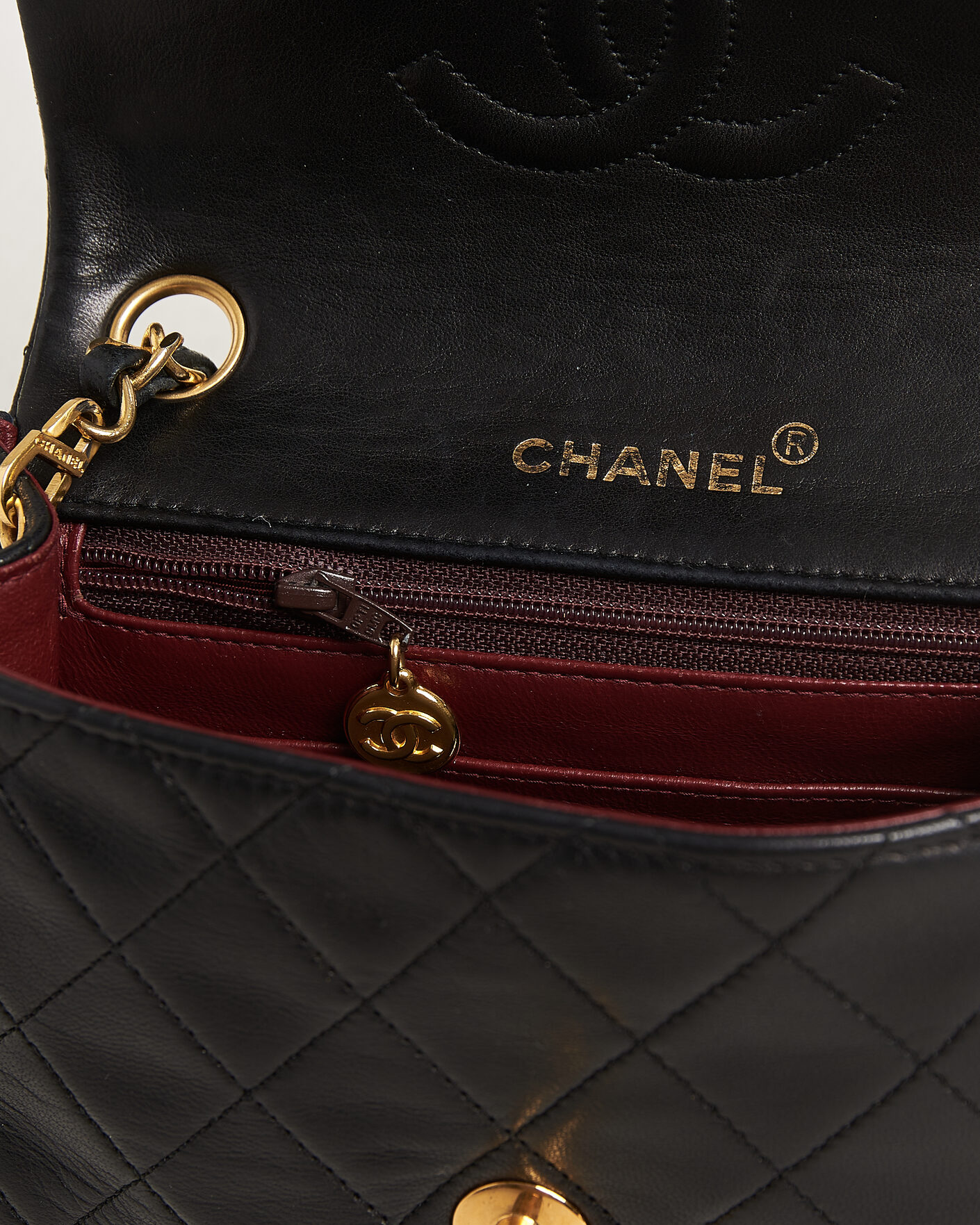 Homme | Pre-Owned & Vintage Bags | Chanel Pre-Owned | Classic Mini Square Single Flap Bag Lambskin Black