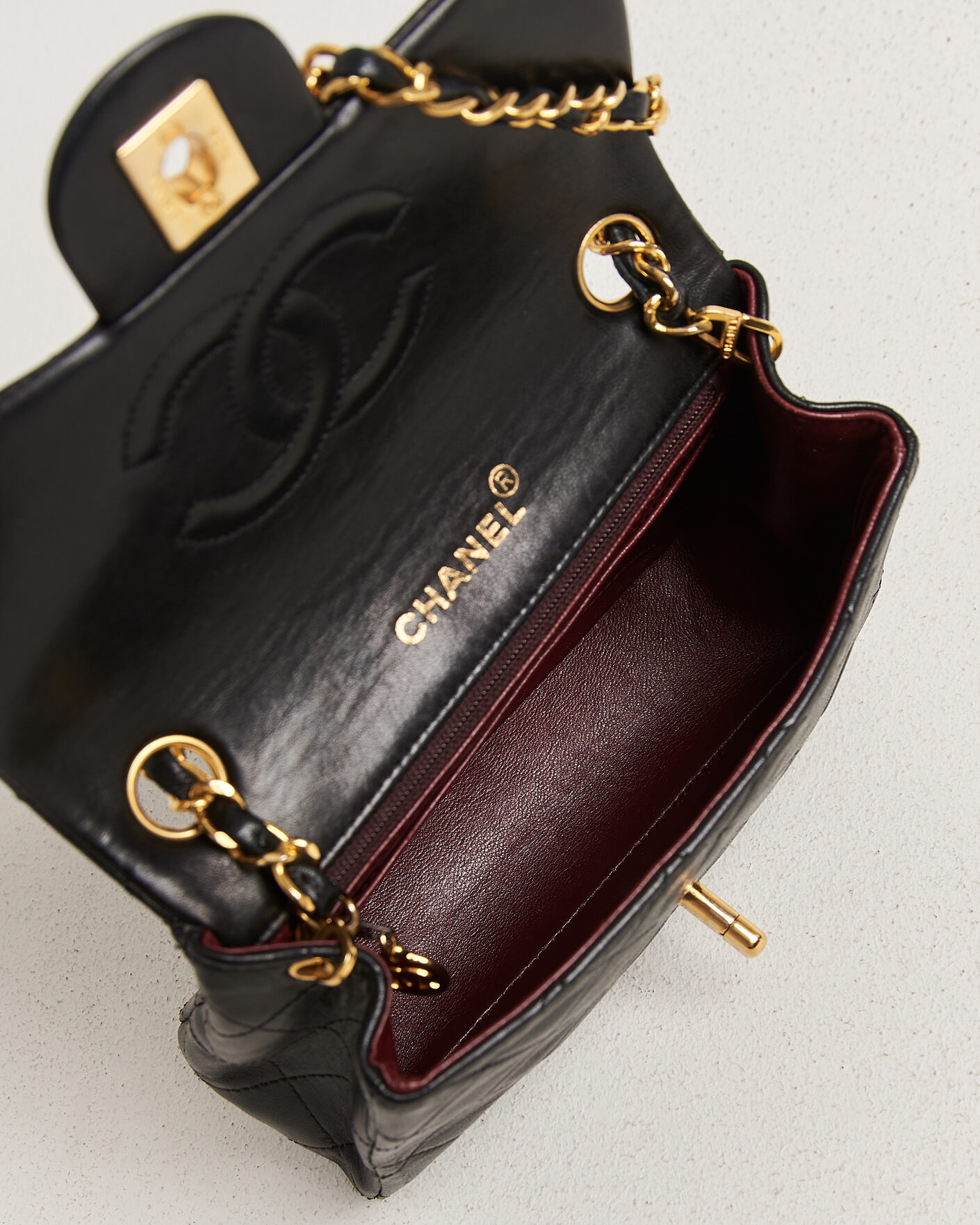 Homme | Pre-Owned & Vintage Bags | Chanel Pre-Owned | Classic Mini Square Single Flap Bag Lambskin Black