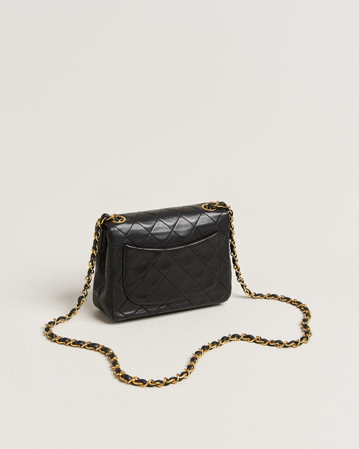 Homme | Pre-Owned & Vintage Bags | Chanel Pre-Owned | Classic Mini Square Single Flap Bag Lambskin Black